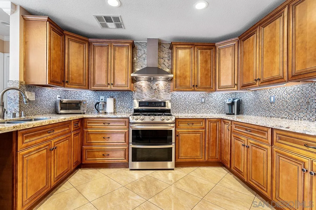 https://cdn.realtyfeed.com/cdn/127/220013416/610762aa7dad8dc79164b1519eb6be70.webp