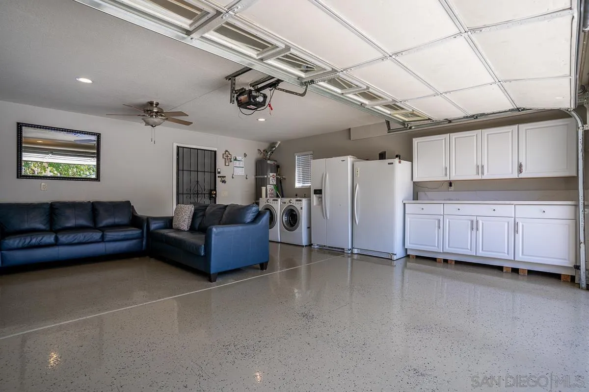 https://cdn.realtyfeed.com/cdn/127/220013416/733d16d78beae4e384f6fcacfe4d513d.webp