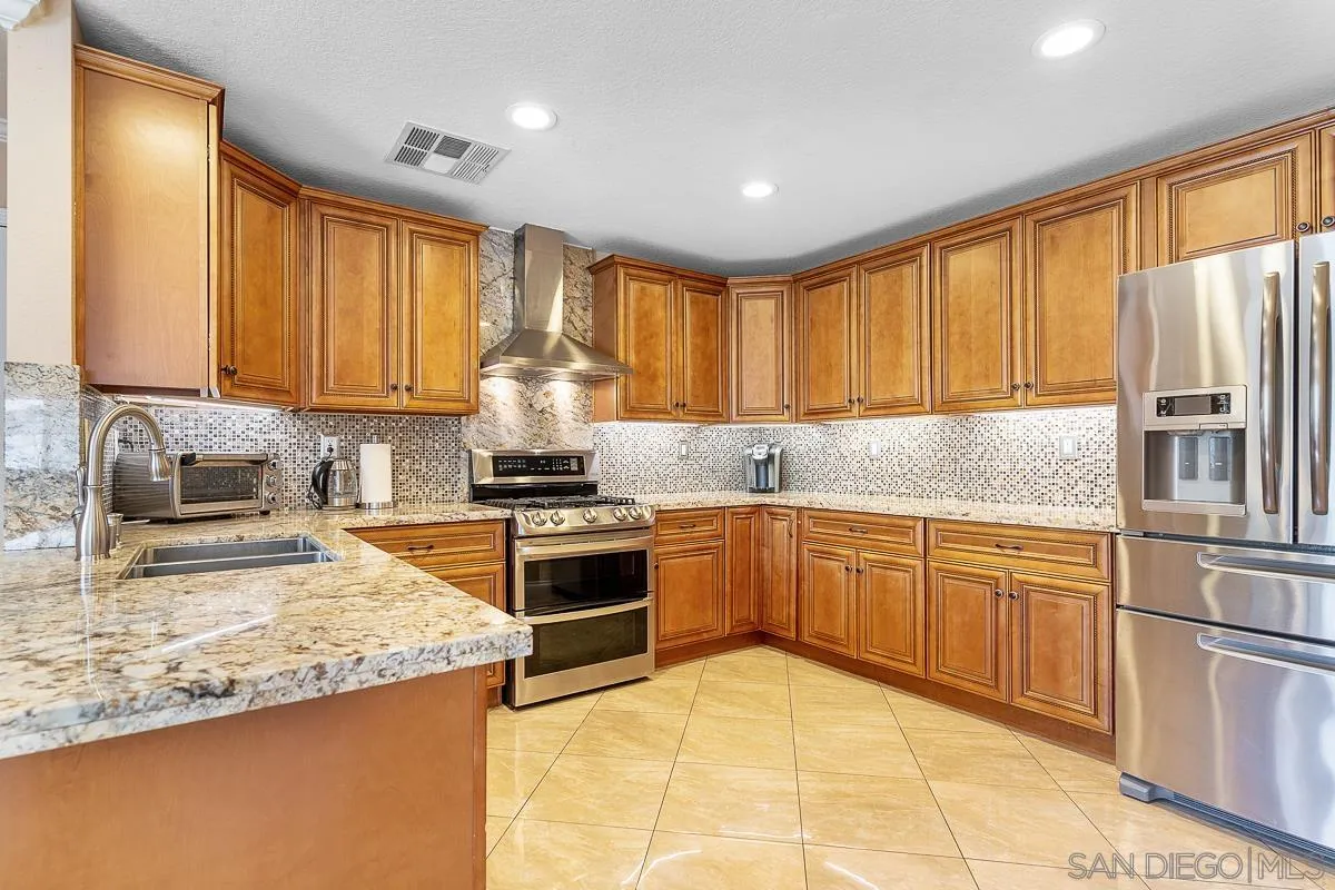 https://cdn.realtyfeed.com/cdn/127/220013416/99f76478b56d789c4613d6f0cb95ce52.webp