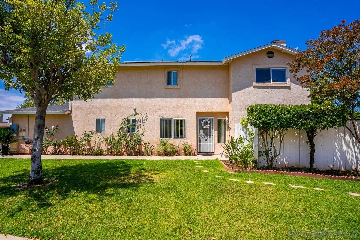 https://cdn.realtyfeed.com/cdn/127/220013416/c4d55b6fe5e7b6d3f80f17082201b4c9.webp