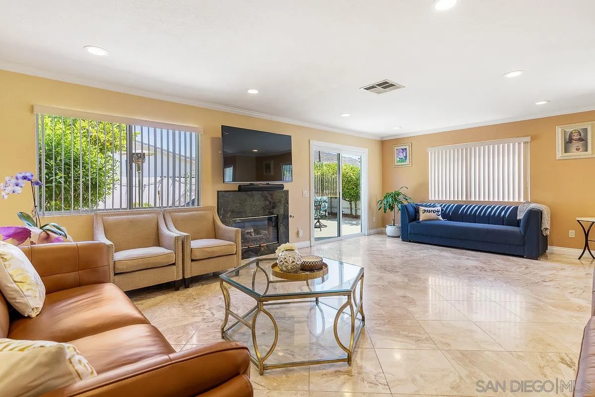 https://cdn.realtyfeed.com/cdn/127/220013416/f0d8d526e090b7f9f9d063c9ad5a1c3c.webp