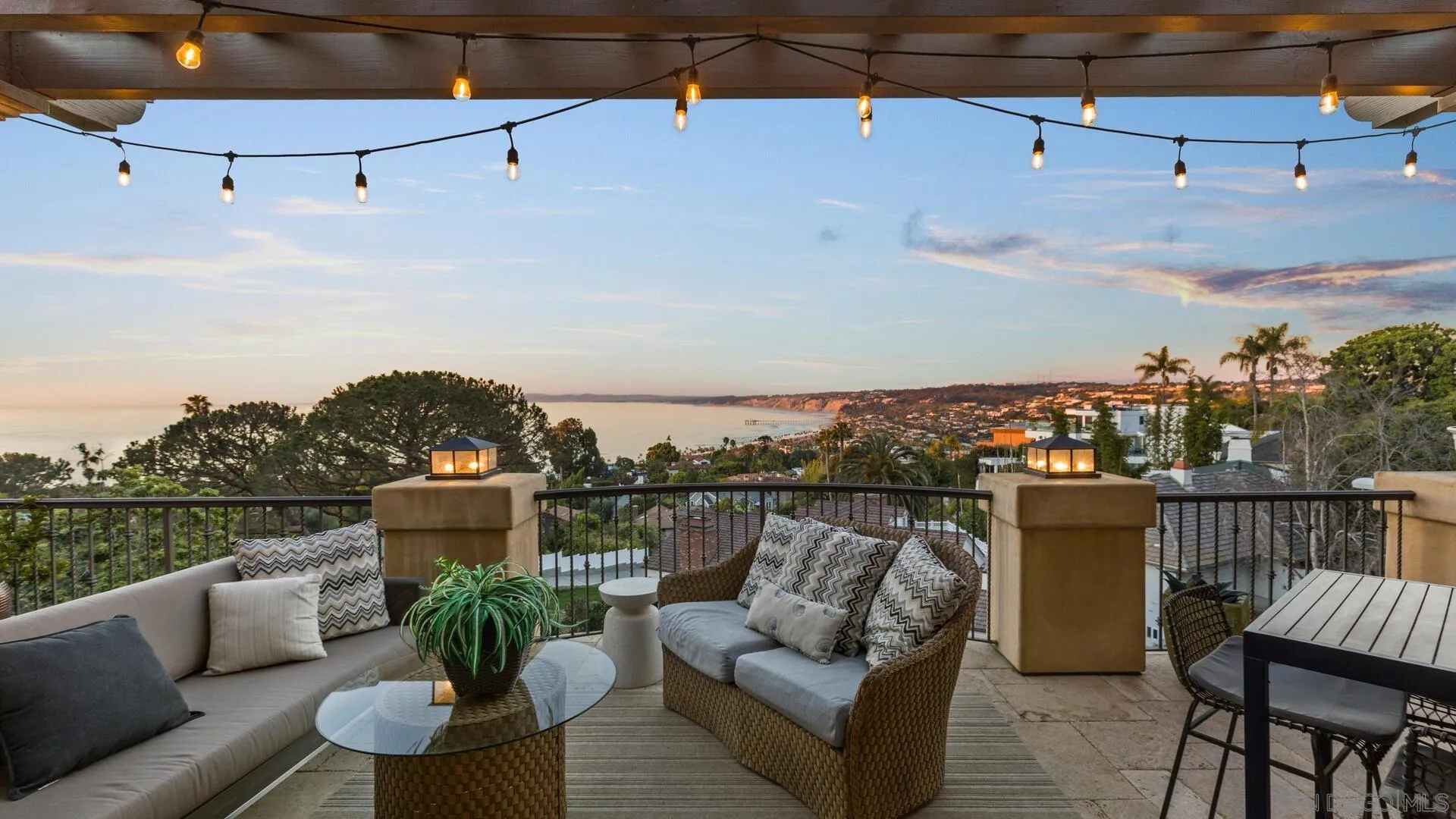 https://cdn.realtyfeed.com/cdn/127/220013813/39e00c6681caf4aa0eddc1e26be53d02.webp