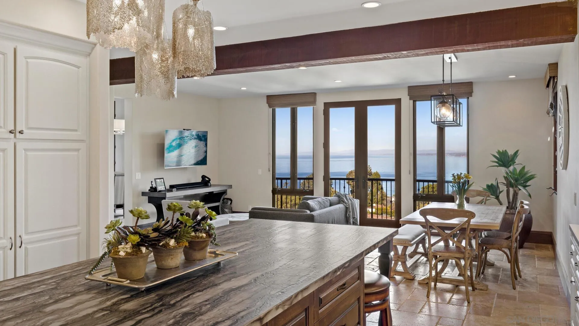 https://cdn.realtyfeed.com/cdn/127/220013813/9bfbe69b4530477af3fd392bb04ce235.webp