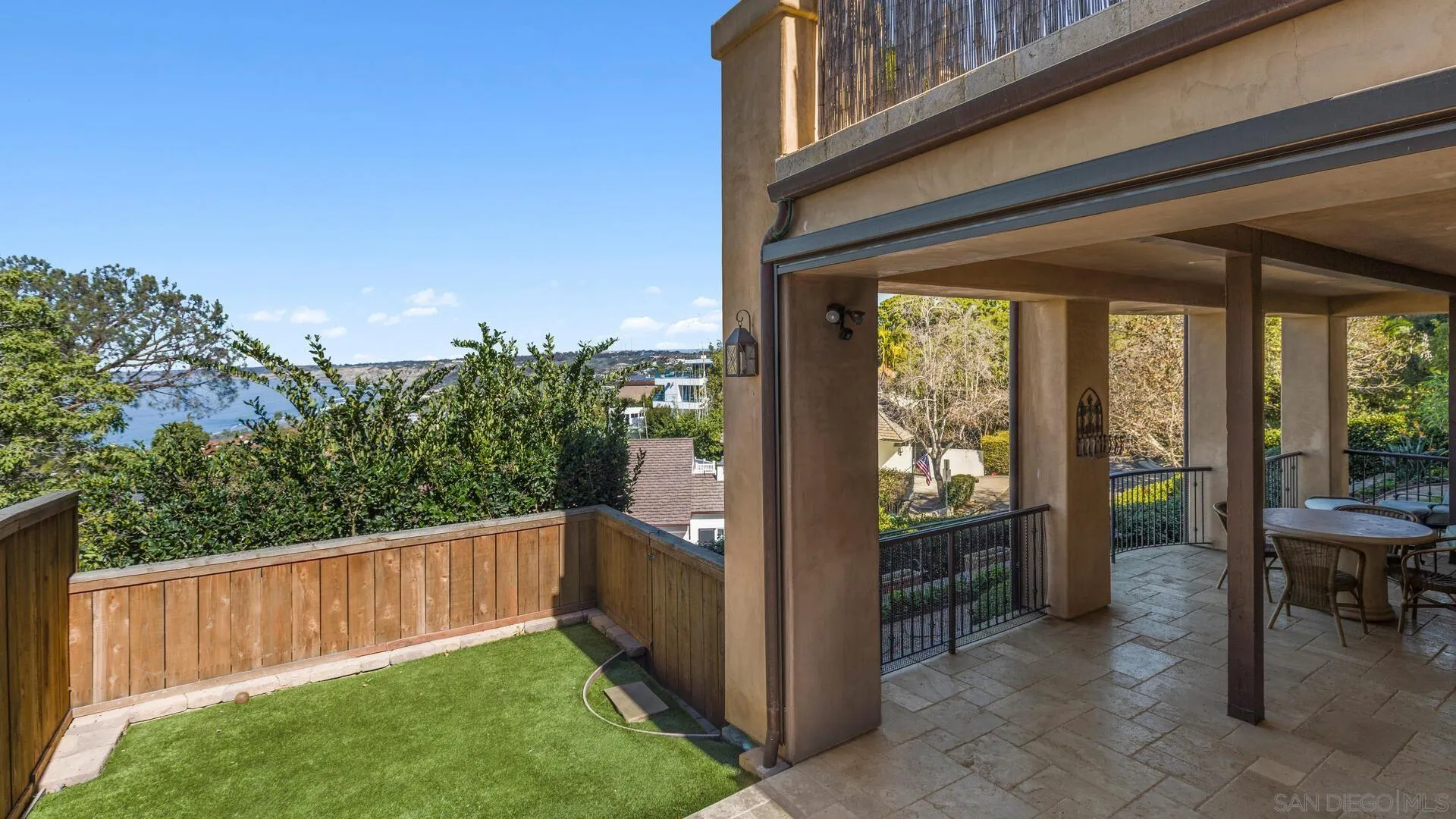 https://cdn.realtyfeed.com/cdn/127/220013813/efa2707d348647f3105c7b0ac6bd231f.webp