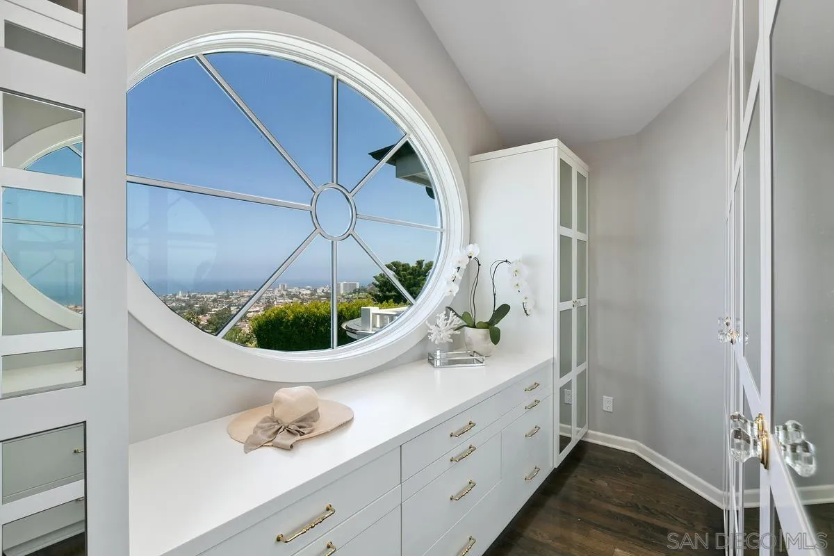 https://cdn.realtyfeed.com/cdn/127/220014069/7c433e7a3fc6579825dd477504deb953.webp