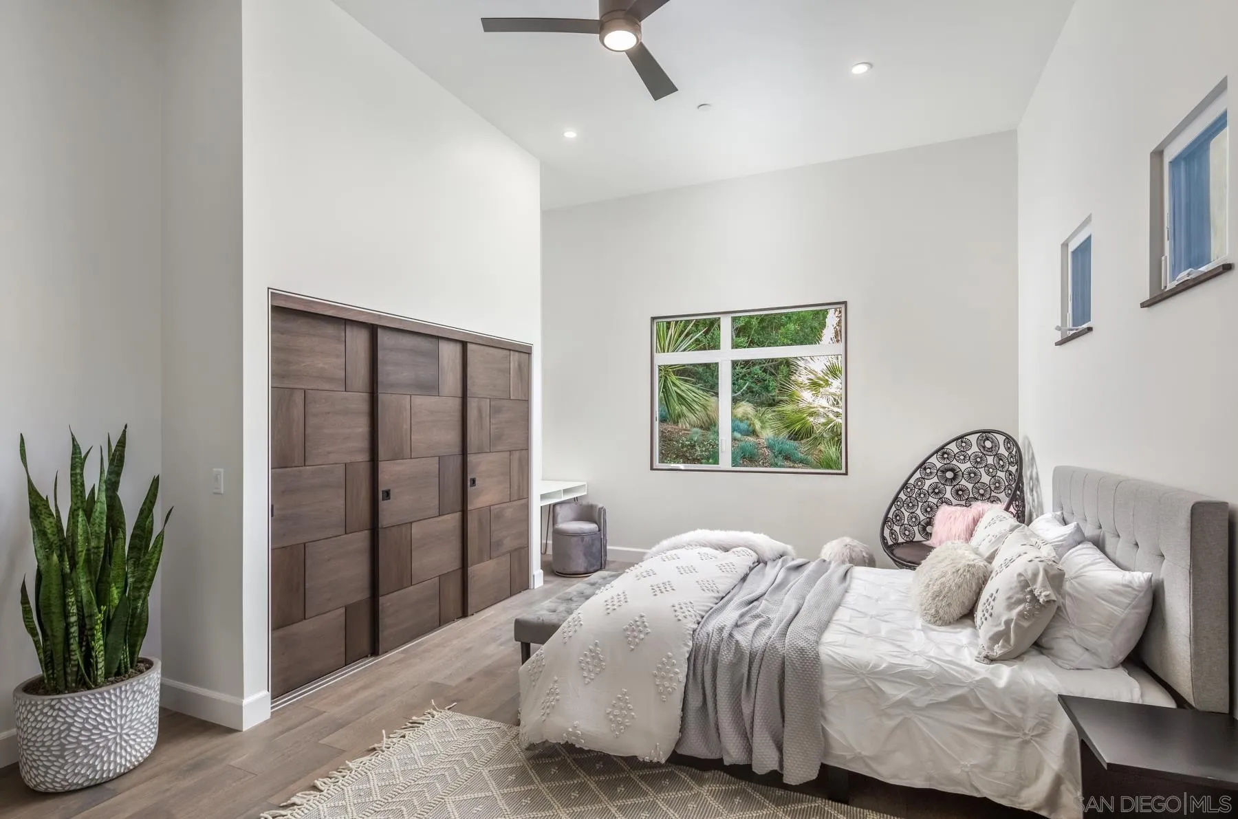 https://cdn.realtyfeed.com/cdn/127/220014564/1b280a144617a33c0b2186597098b4b9.webp