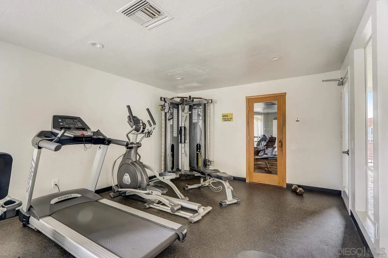https://cdn.realtyfeed.com/cdn/127/220015229/02df6f9ddcbb3ba3d5d75397a5680871.webp