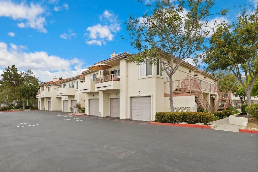 https://cdn.realtyfeed.com/cdn/127/220015229/16efb9b010119a99bb71138acd7f38fc.webp