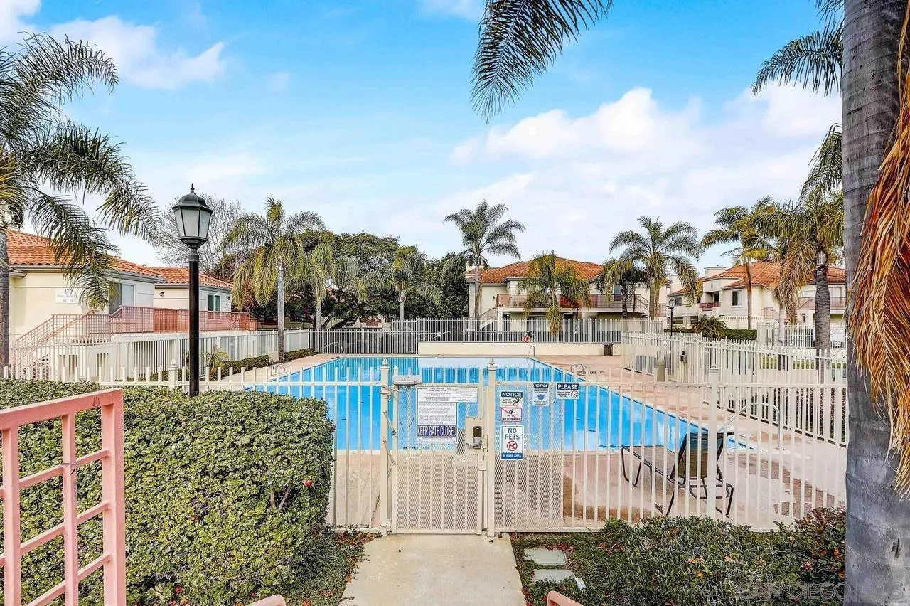 https://cdn.realtyfeed.com/cdn/127/220015229/40f3095b9d1e0c4ea586fa06d953dfb1.webp