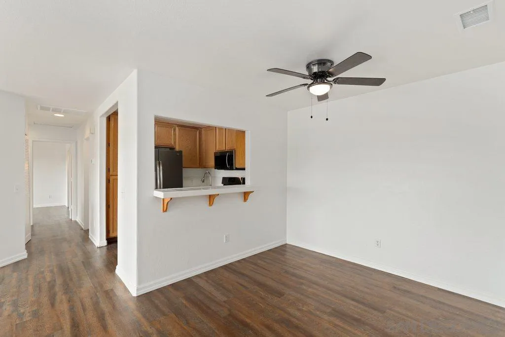 https://cdn.realtyfeed.com/cdn/127/220015229/66e29bf096dedc2daaf38d201691095f.webp