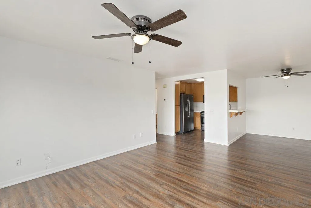 https://cdn.realtyfeed.com/cdn/127/220015229/a61a7ef4b03038d4fd56db8c6f8ac386.webp