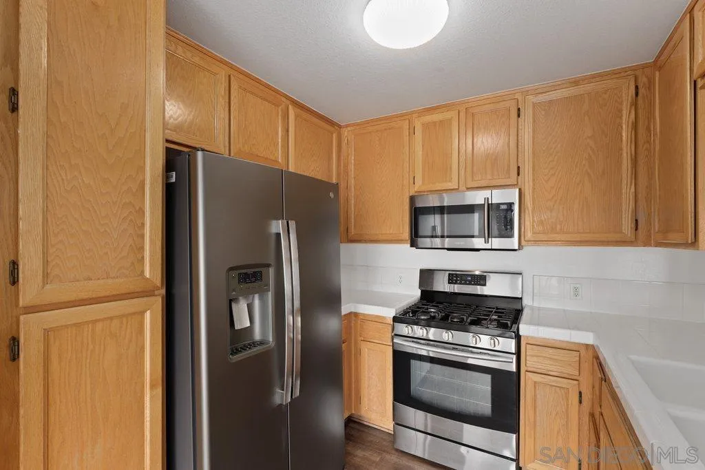https://cdn.realtyfeed.com/cdn/127/220015229/ad51dad6e140e04ef88a9fbd61ea9b2c.webp