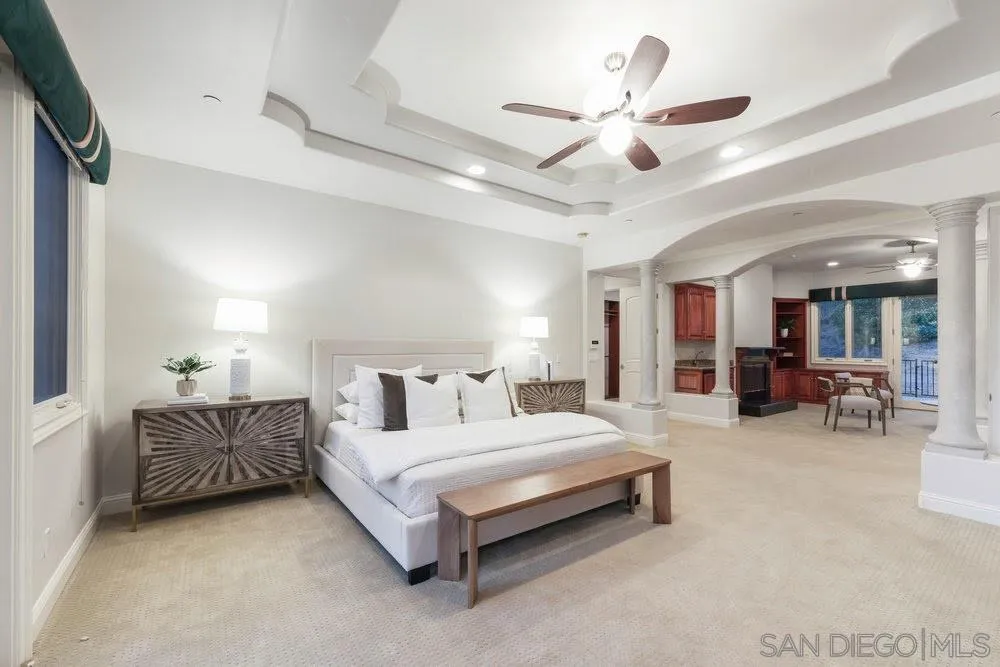 https://cdn.realtyfeed.com/cdn/127/220015632/3709752493f15e5742913212f3d012af.webp