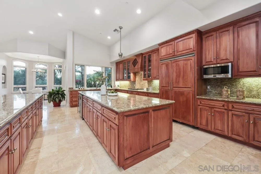https://cdn.realtyfeed.com/cdn/127/220015632/4188e58549f911969eef58880bf7db7b.webp