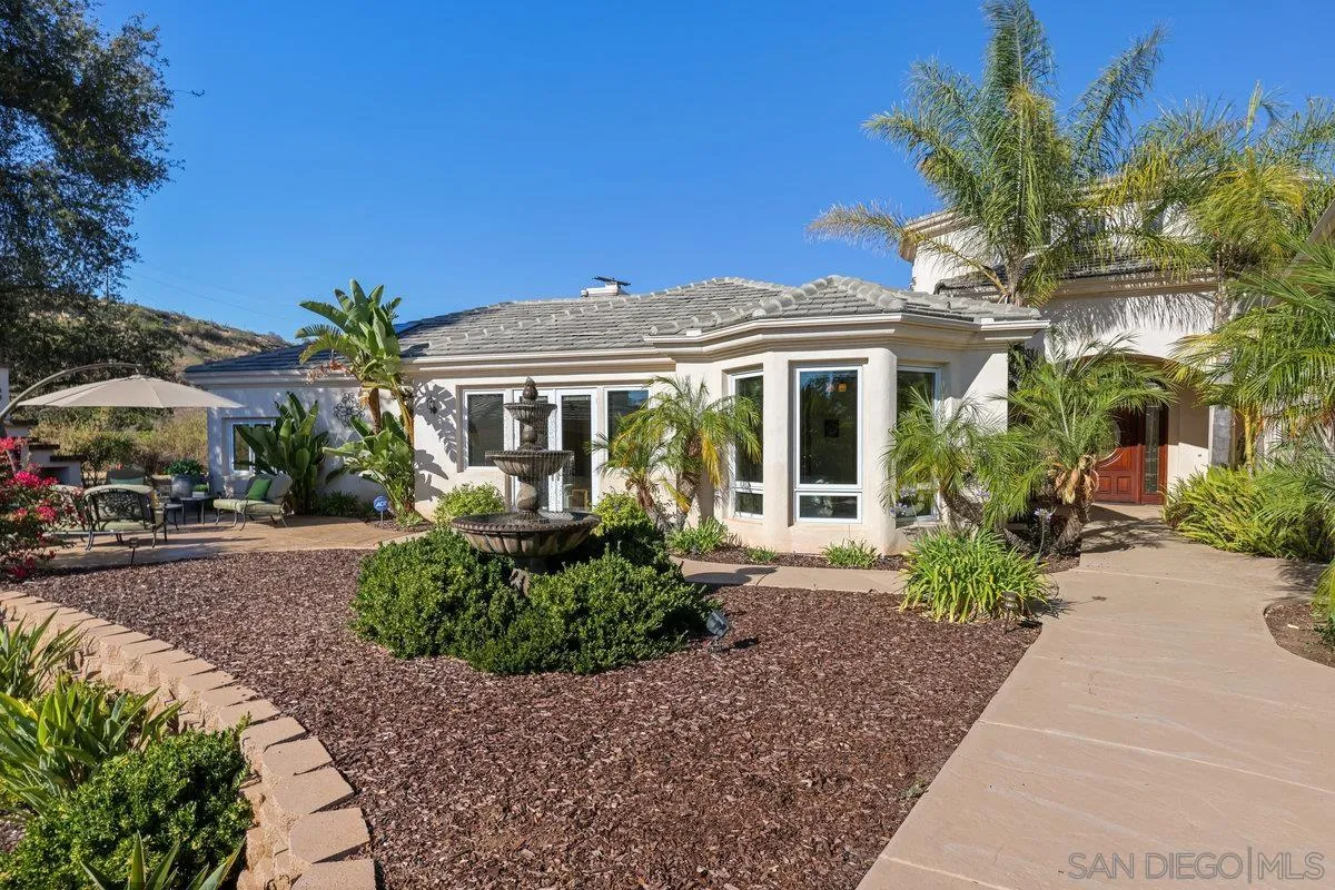 https://cdn.realtyfeed.com/cdn/127/220015632/70f3e5b27c863027999532999d9a4bd9.webp