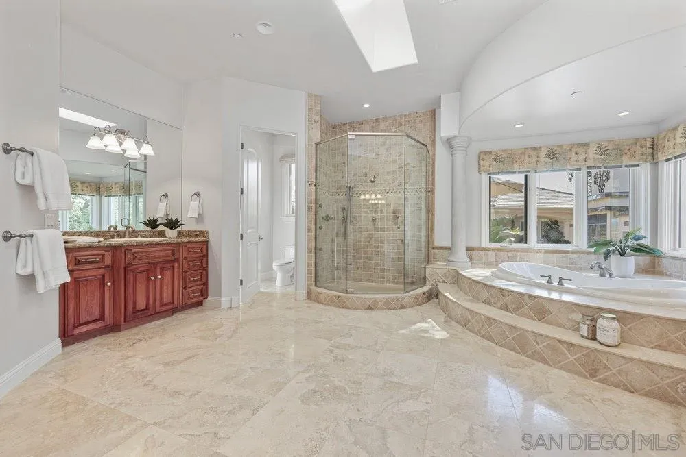 https://cdn.realtyfeed.com/cdn/127/220015632/974bd65ecdd859c95f4458a164321573.webp