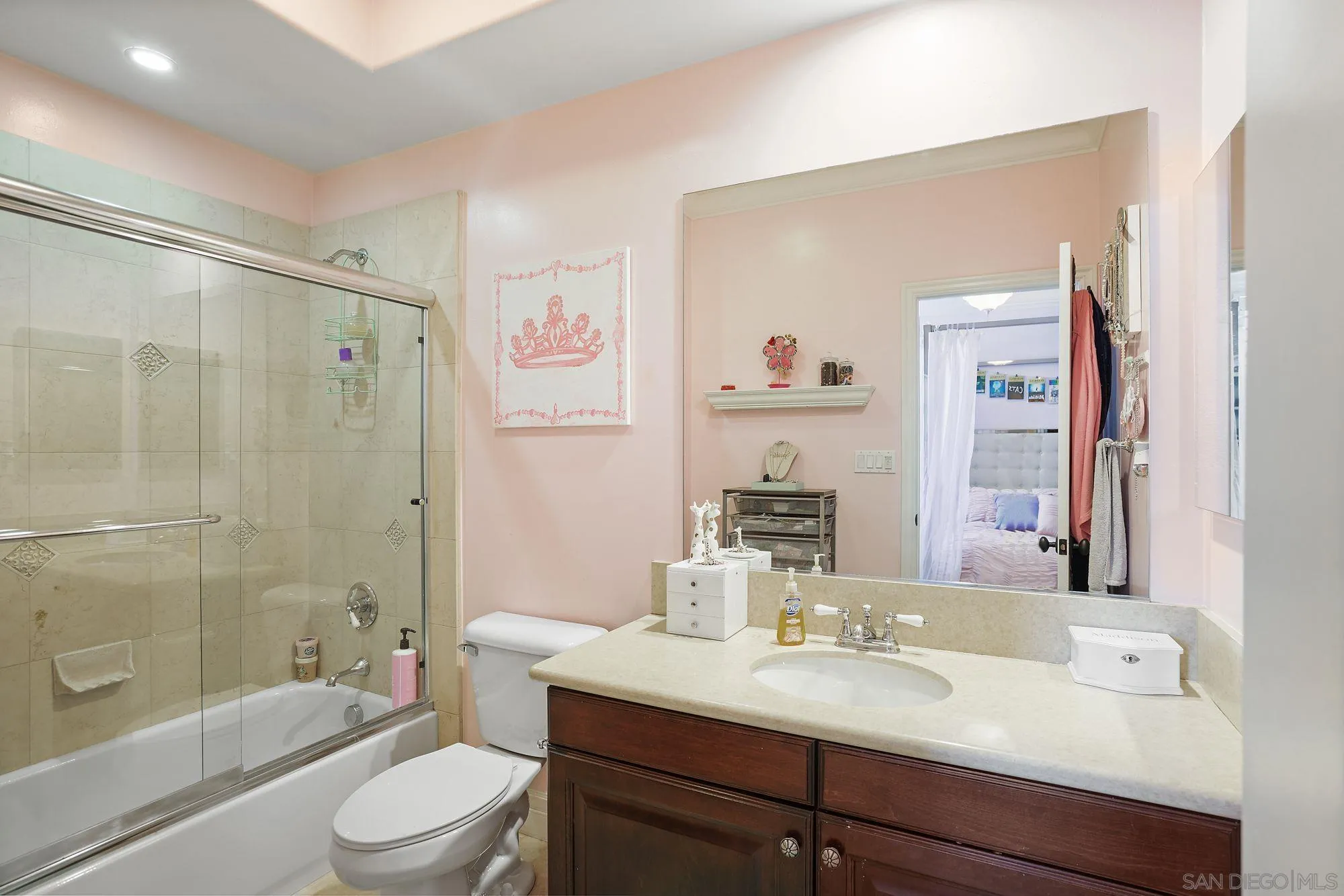 https://cdn.realtyfeed.com/cdn/127/220015897/1cda9691d311f3df93356311be297055.webp