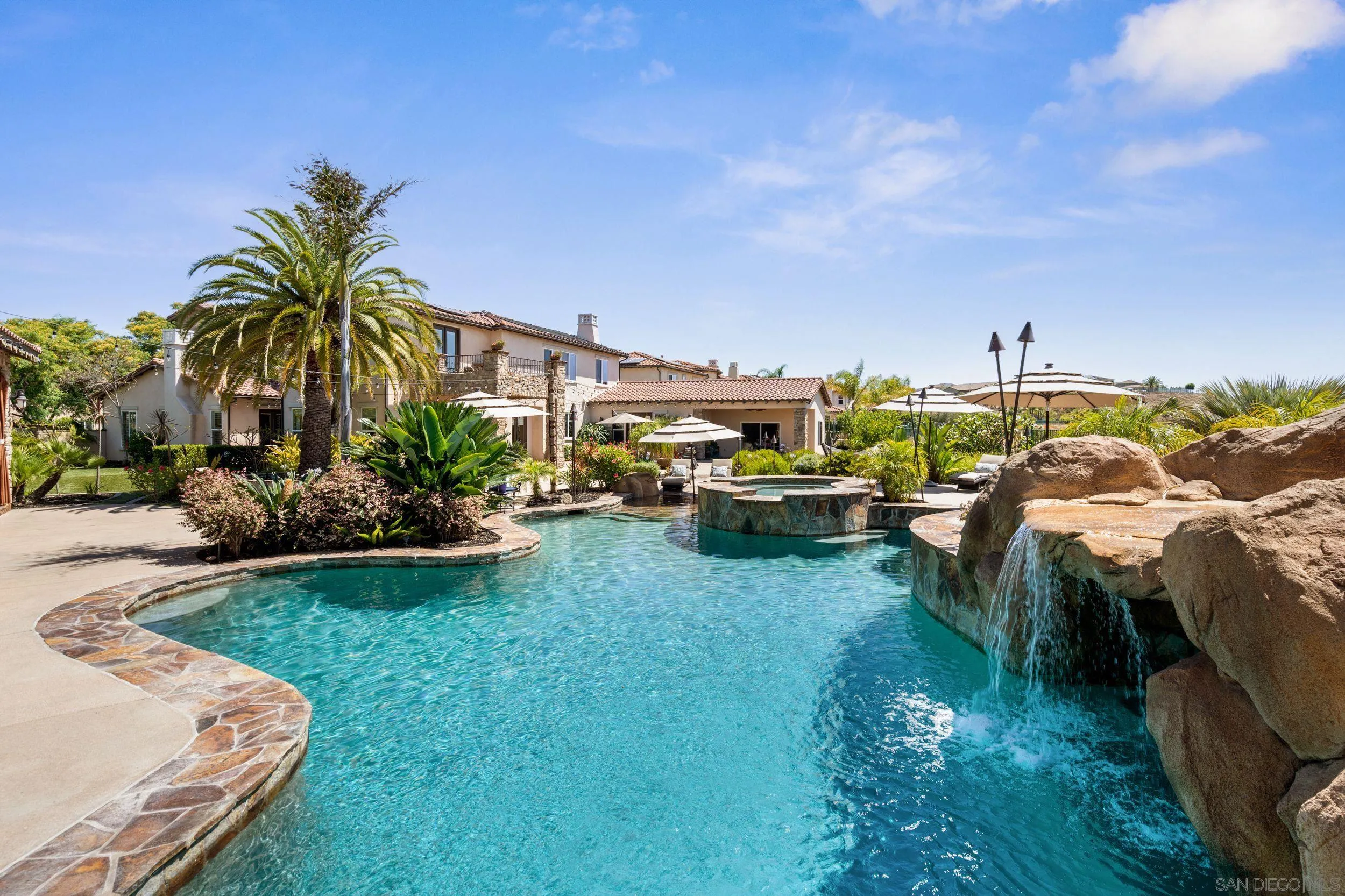 https://cdn.realtyfeed.com/cdn/127/220015897/cf55a1555505c6423e9f7a877479f3e3.webp
