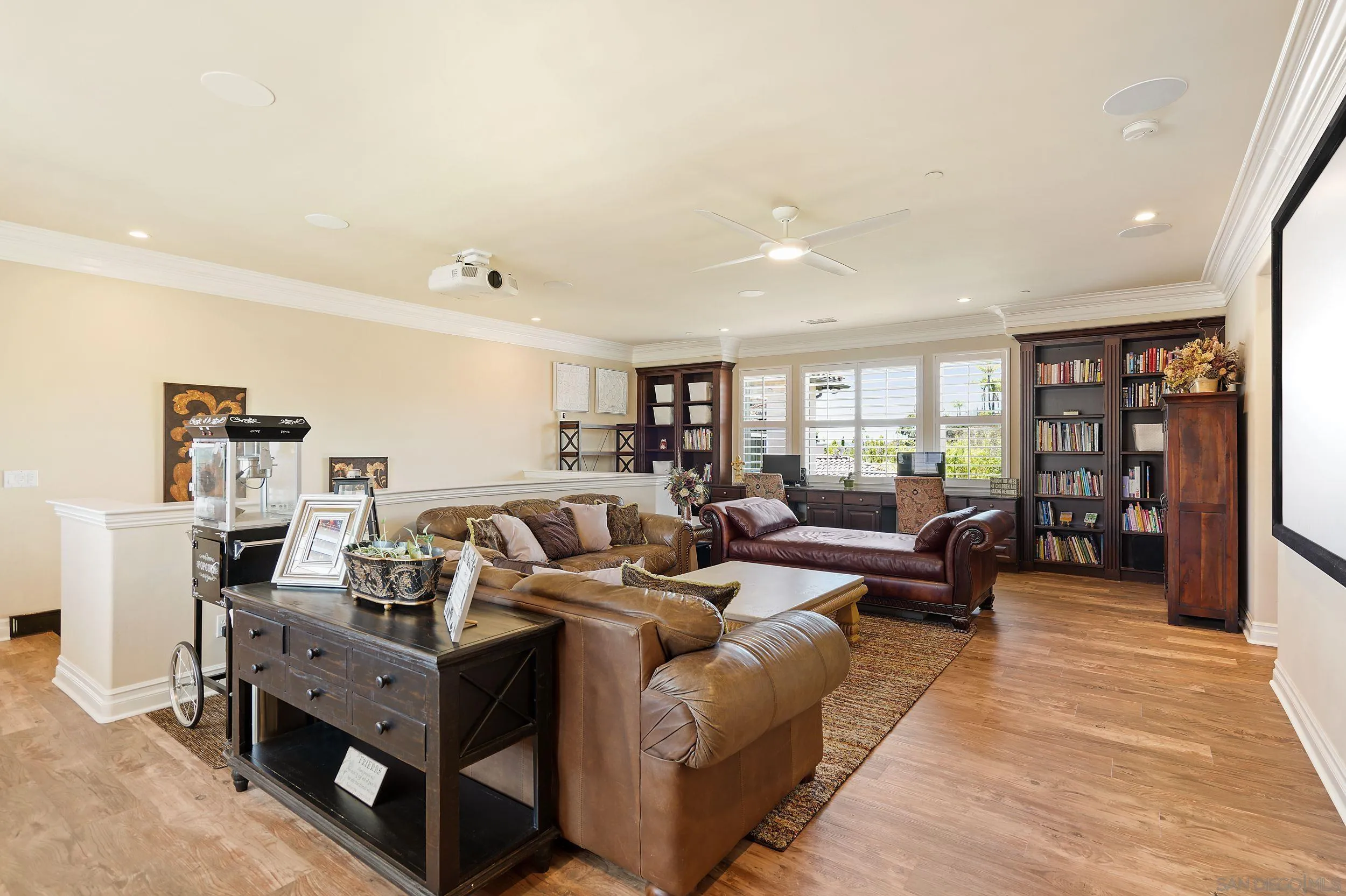 https://cdn.realtyfeed.com/cdn/127/220015897/e2be3391595cd2b6e319435c5a9e4c51.webp
