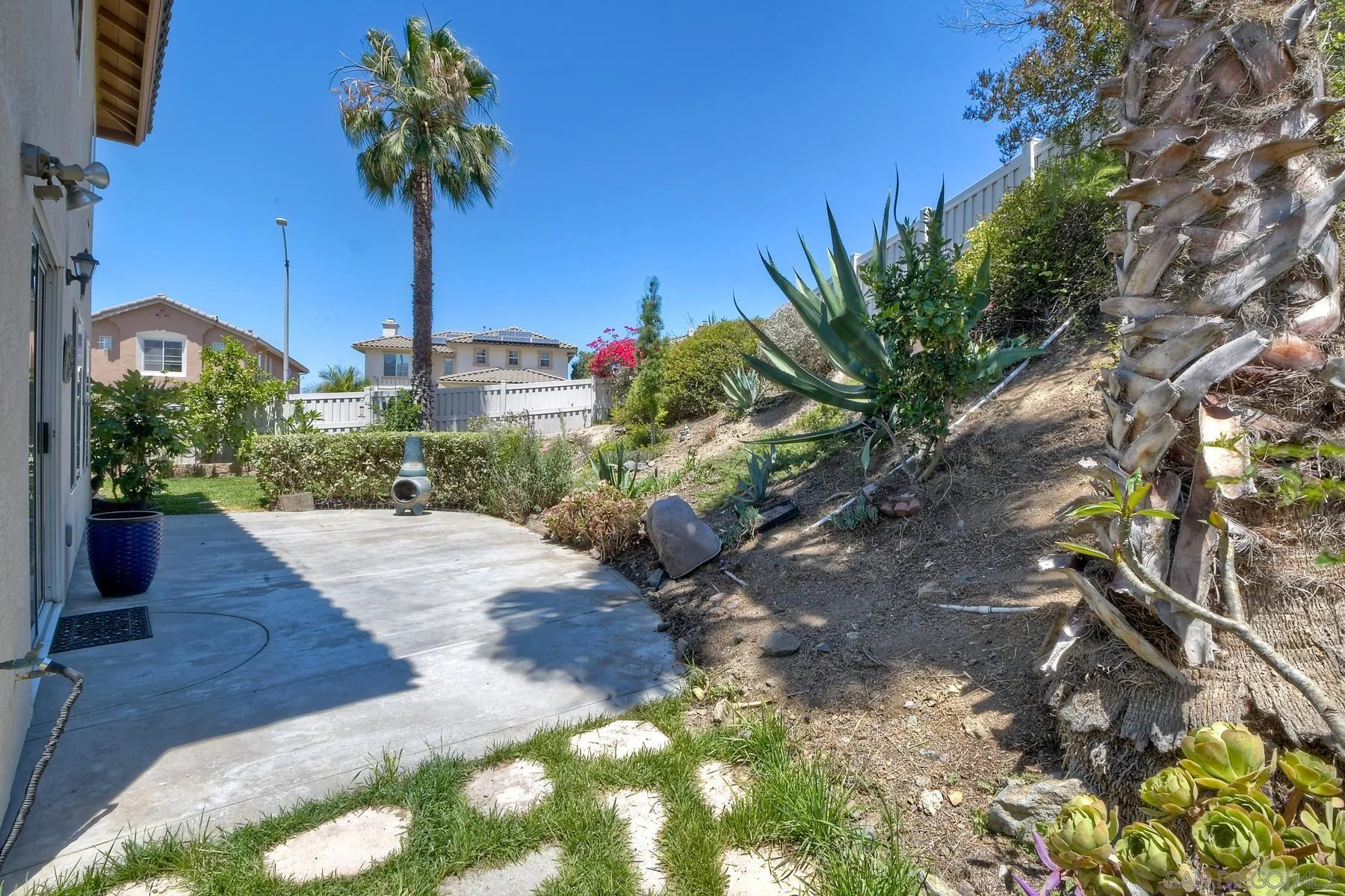 https://cdn.realtyfeed.com/cdn/127/220016315/1accba59de1aee4e63e5eb422c3d7589.webp