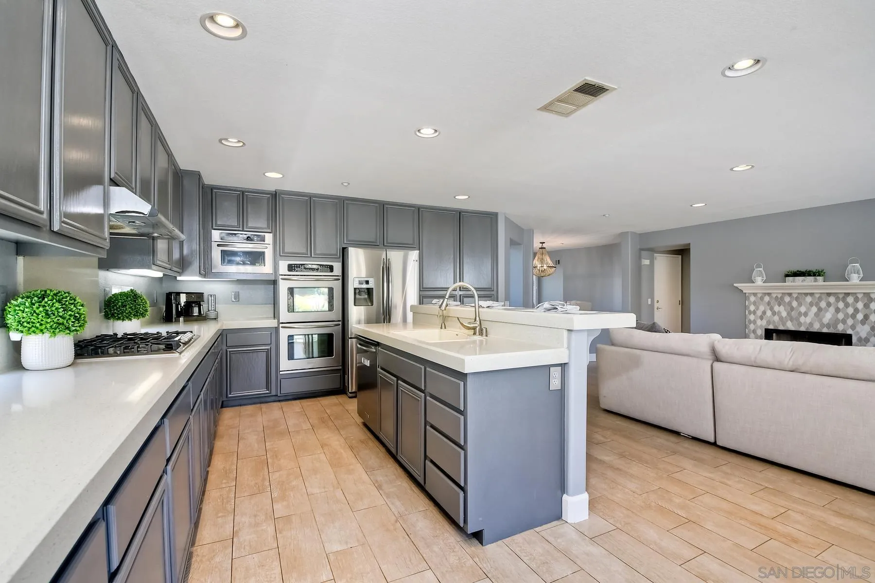 https://cdn.realtyfeed.com/cdn/127/220016315/2ddae0e6dbd74ece802559220b0bfbad.webp