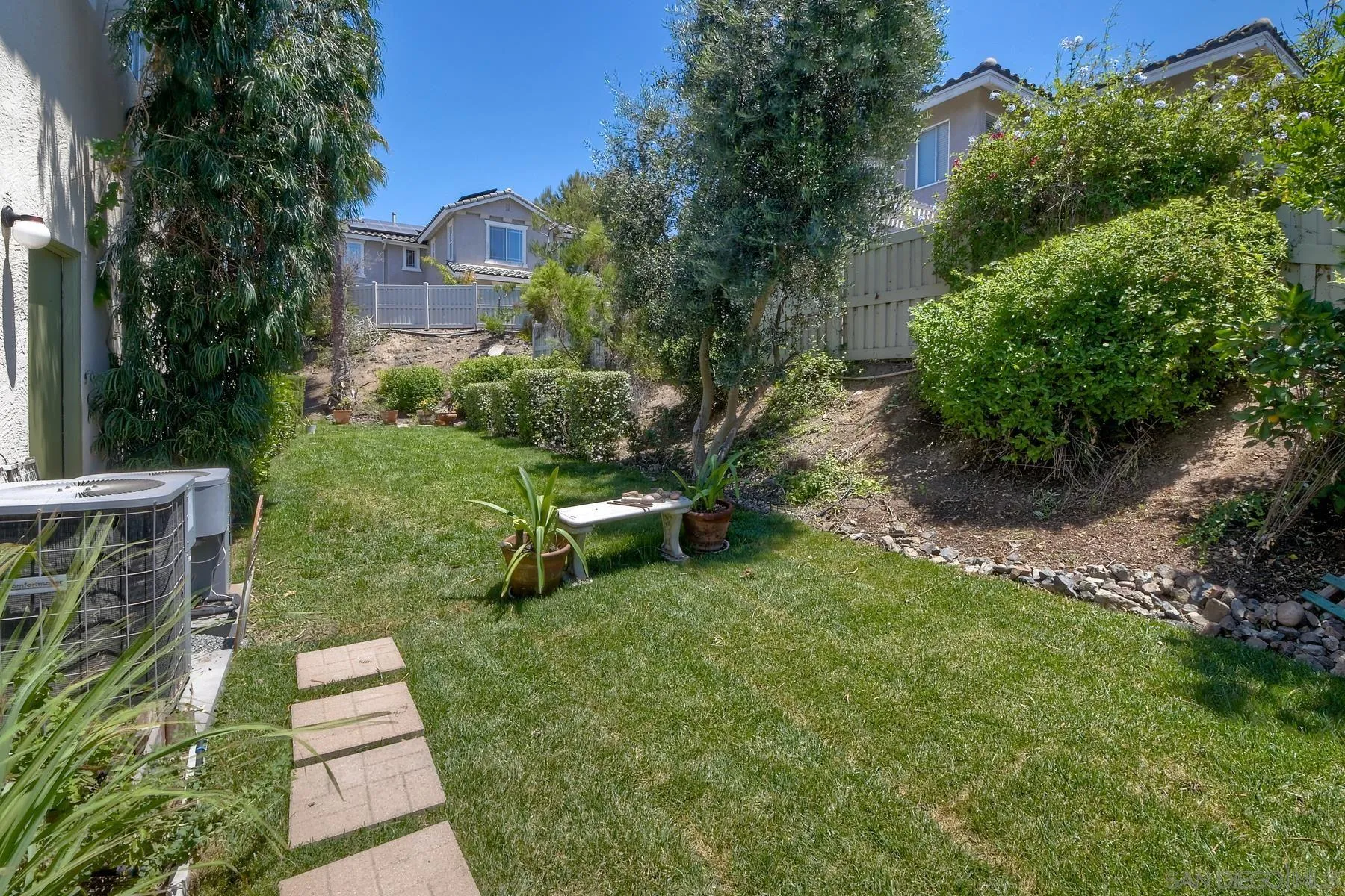 https://cdn.realtyfeed.com/cdn/127/220016315/75fa6634935a686490c469637e7bb76e.webp