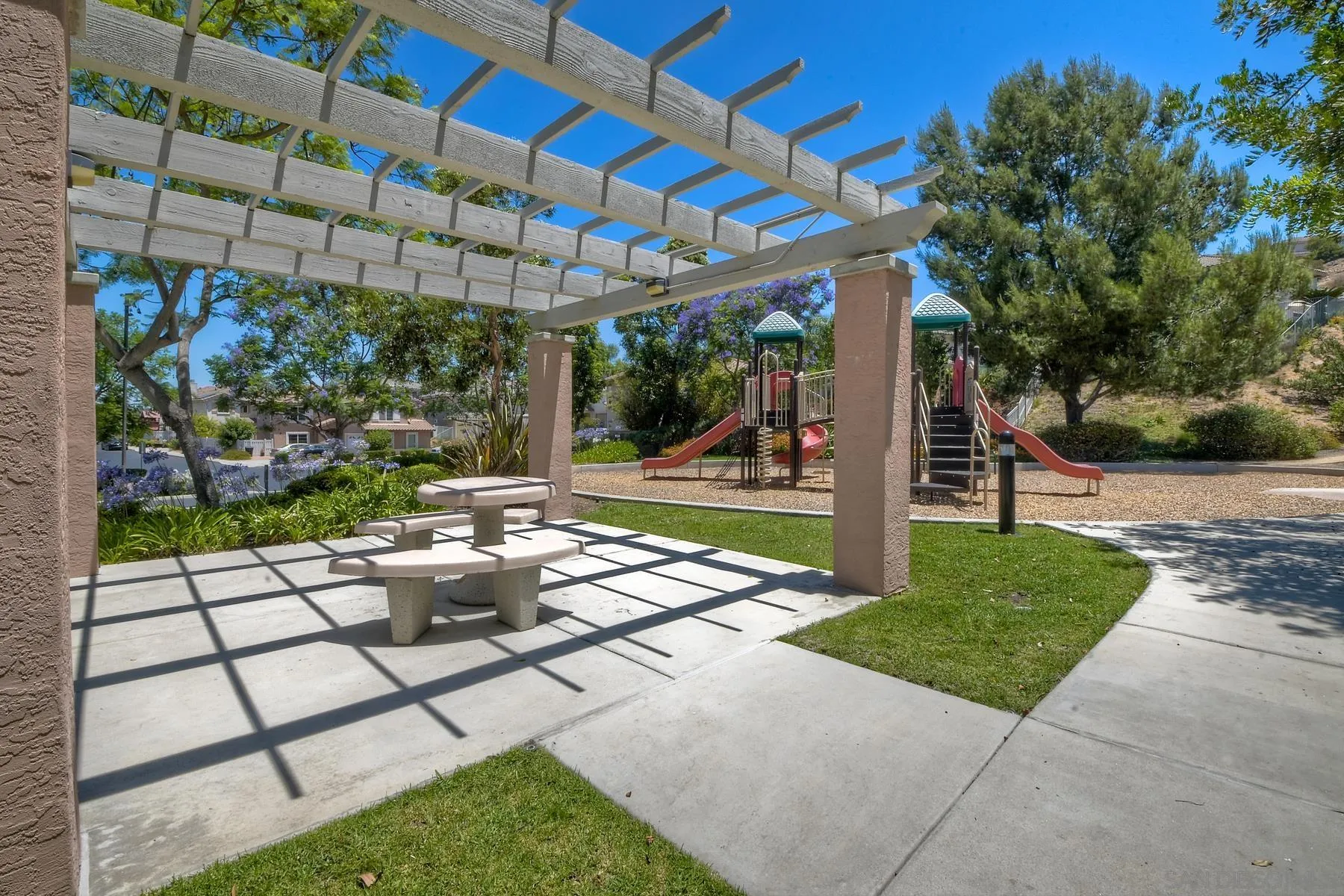 https://cdn.realtyfeed.com/cdn/127/220016315/979d6e2d82d1251e74045bc6cd021e0f.webp