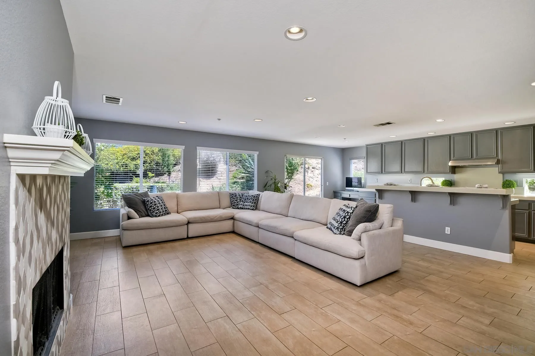 https://cdn.realtyfeed.com/cdn/127/220016315/a43ed8913501cf29c0fdc3fd2d1dc13b.webp