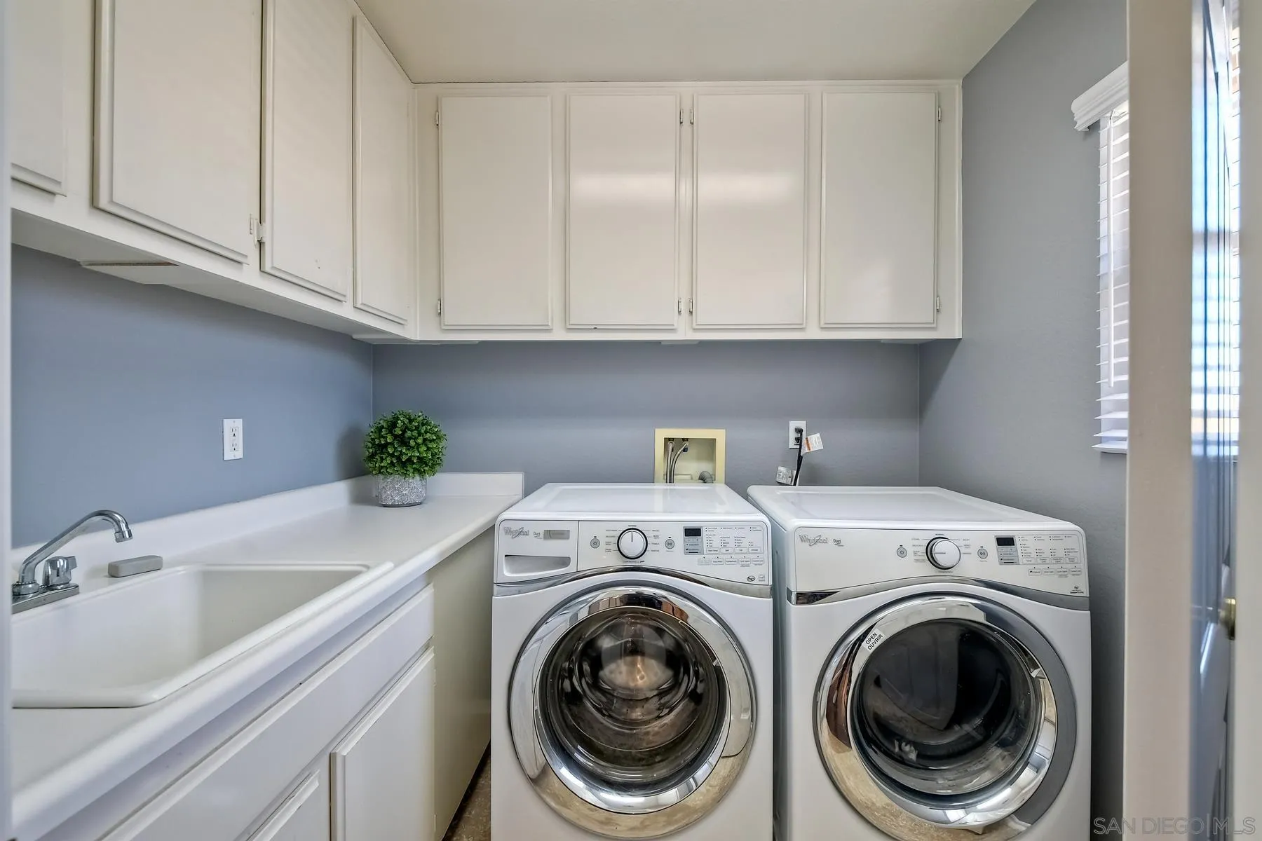 https://cdn.realtyfeed.com/cdn/127/220016315/a6e8f9d31457d2216c805efe56ea9644.webp