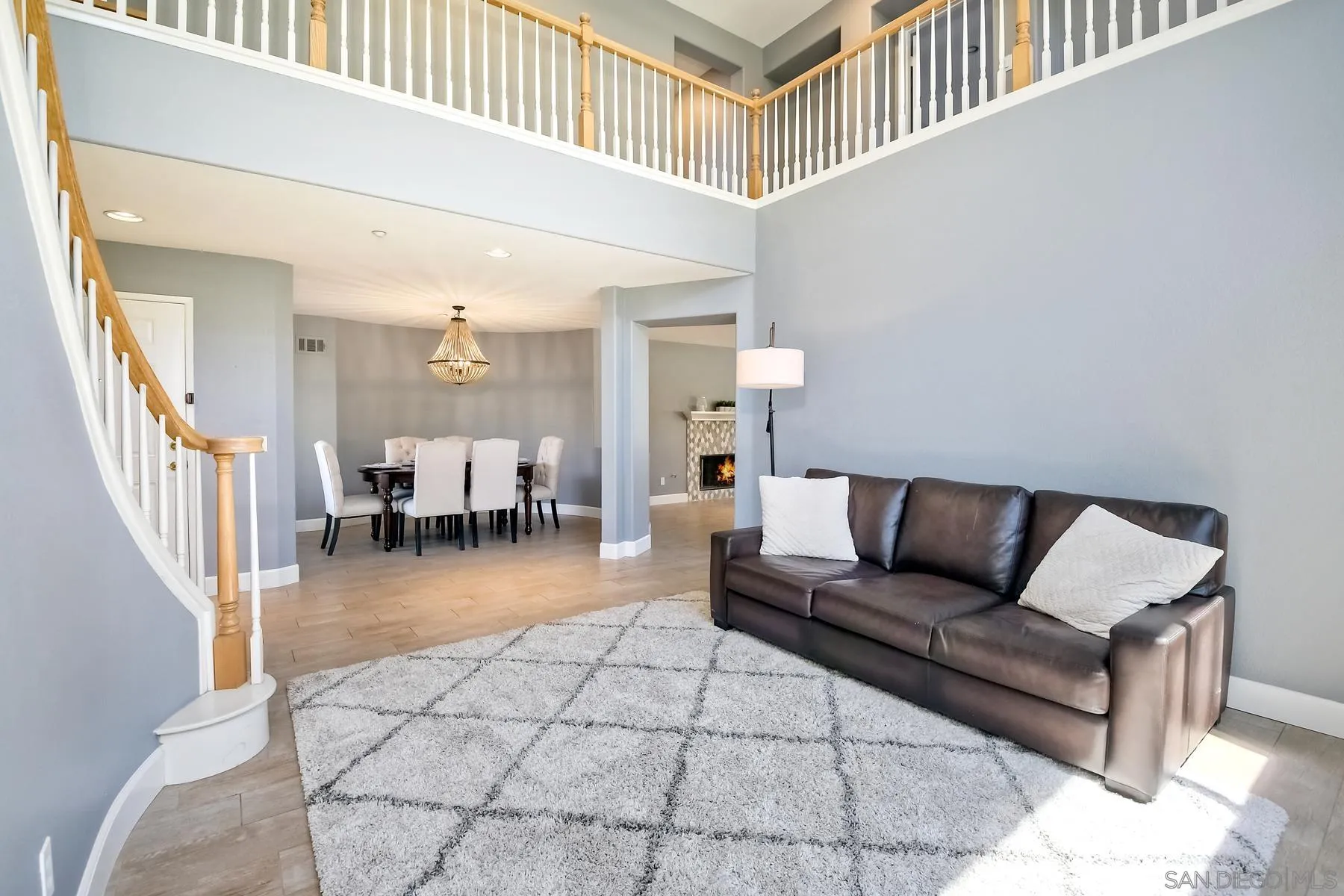 https://cdn.realtyfeed.com/cdn/127/220016315/b4b19748f9d2d16a032871bea75e6d31.webp
