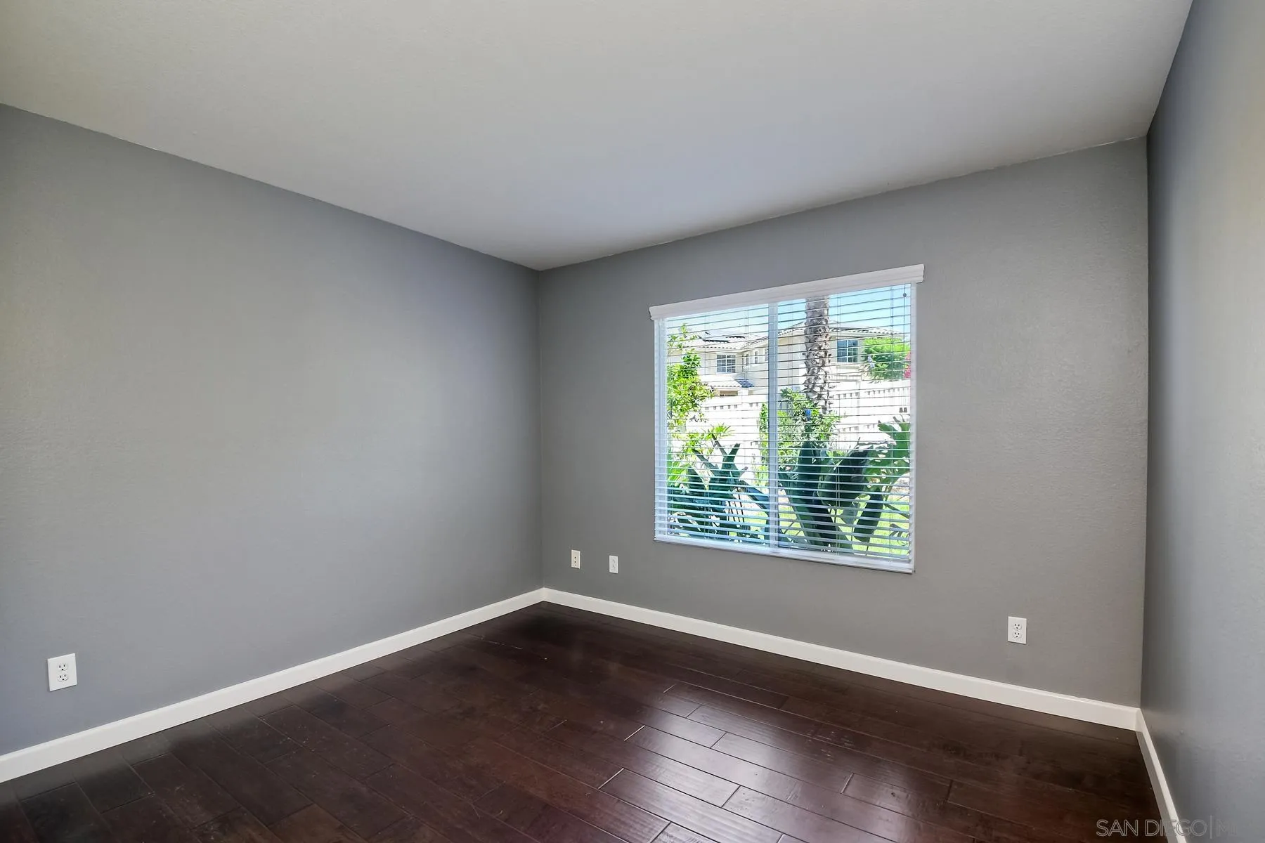 https://cdn.realtyfeed.com/cdn/127/220016315/ee799246599bcb212c7c40e1ee27a98f.webp