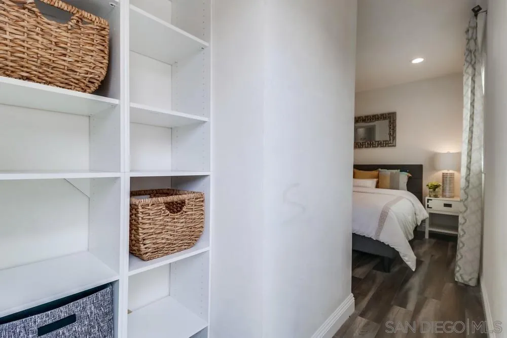 https://cdn.realtyfeed.com/cdn/127/220016369/4c7d14ea55c6603b1ca13db1f53f98a8.webp