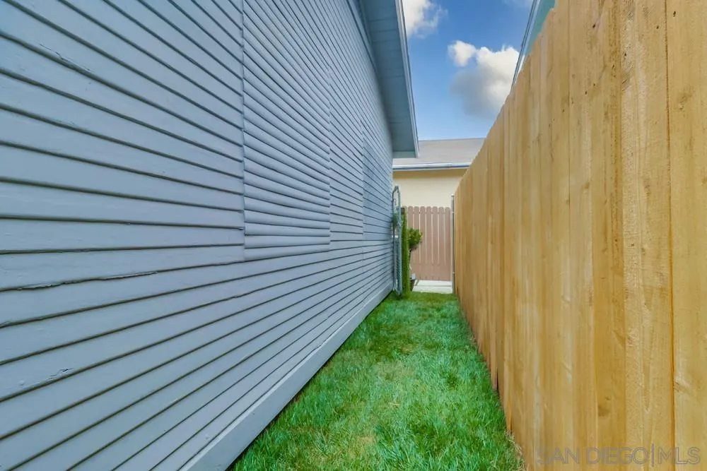 https://cdn.realtyfeed.com/cdn/127/220016369/8220f01c7e4a9e692aa3e21860a1896b.webp