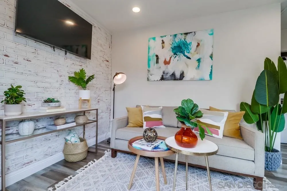 https://cdn.realtyfeed.com/cdn/127/220016369/9905b5c6824519a0d357f79f7cd3d1ad.webp