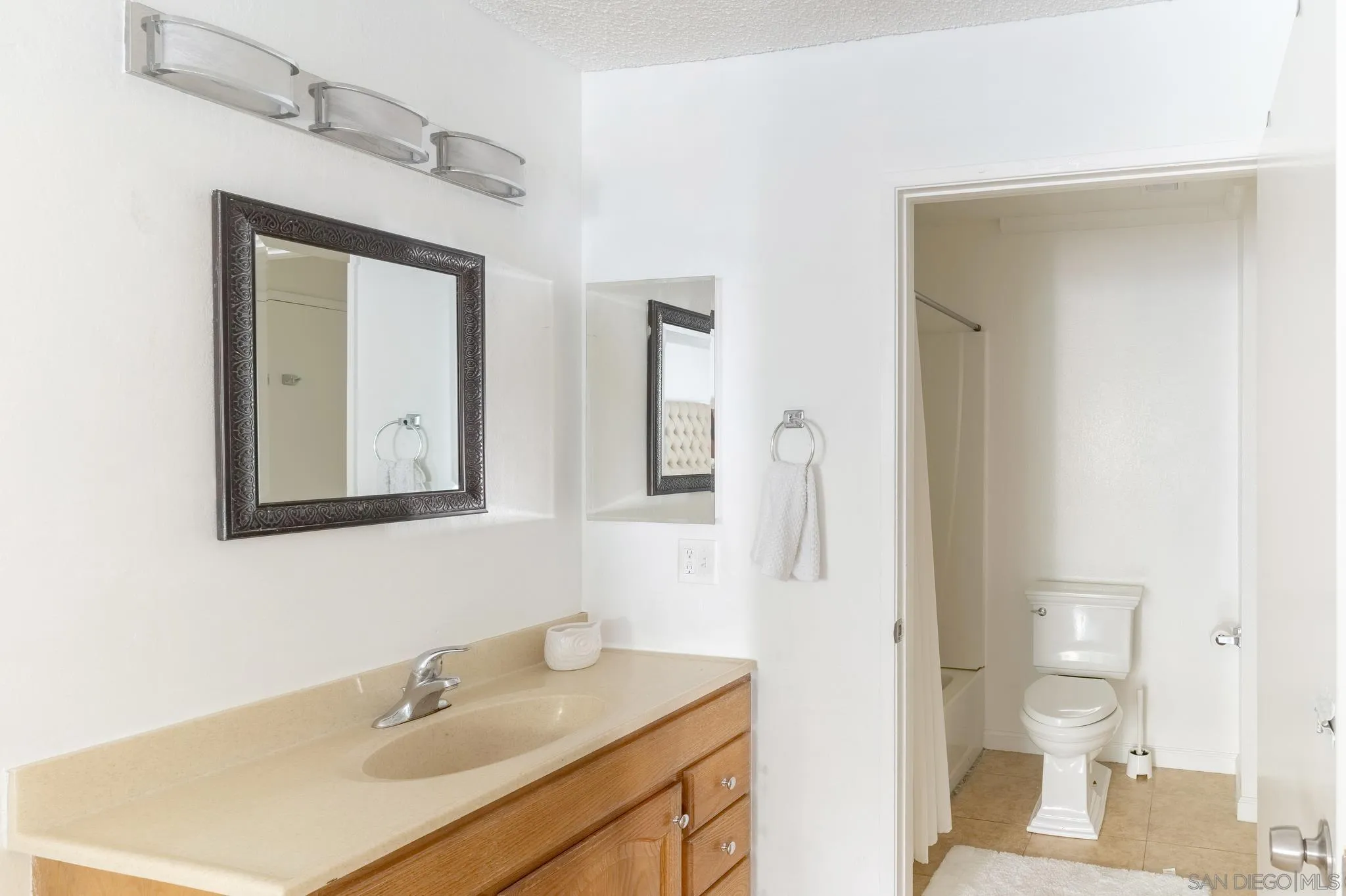 https://cdn.realtyfeed.com/cdn/127/220018190/3796c0ffec5f5141bac13fd74713732a.webp