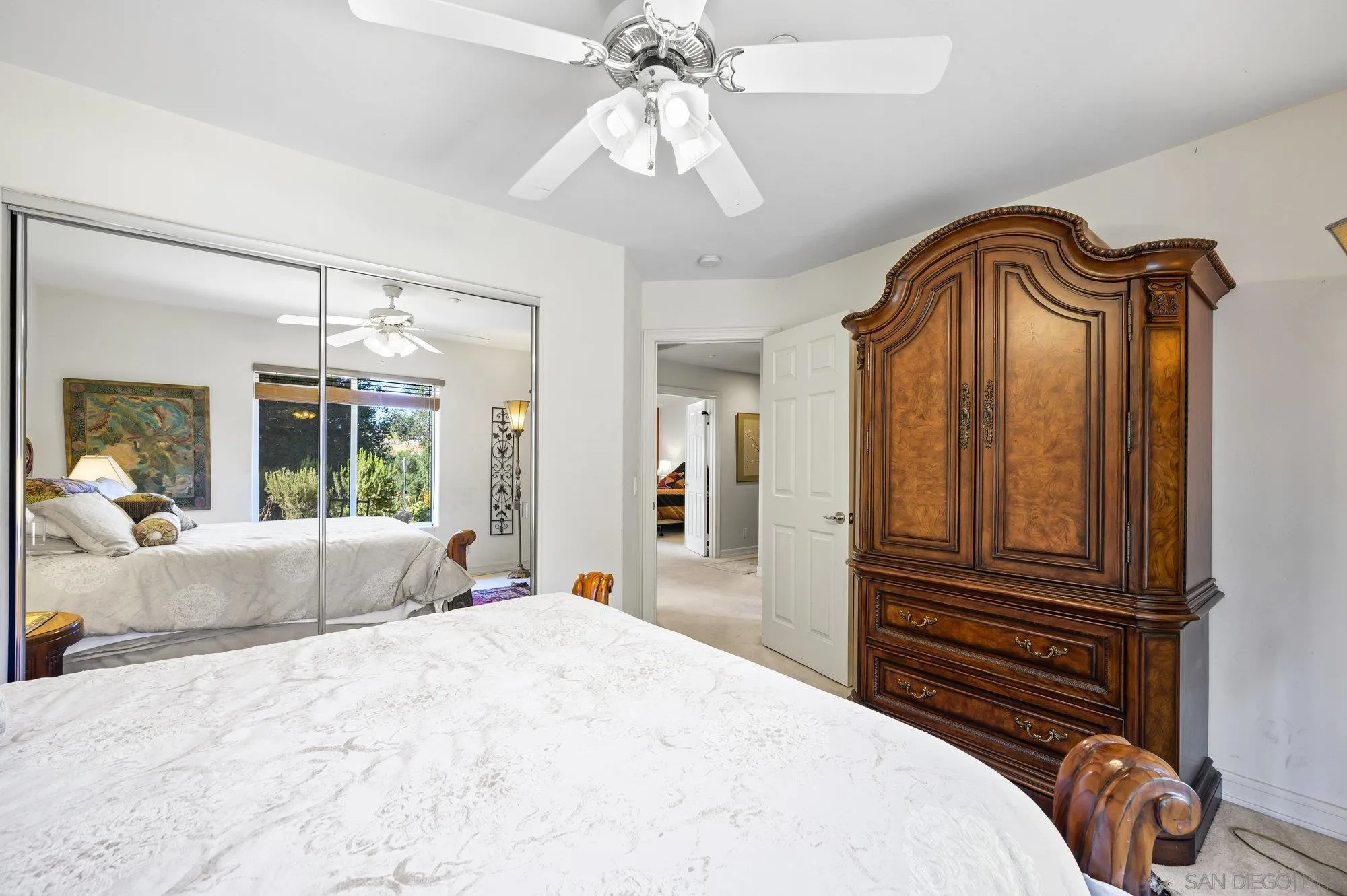 https://cdn.realtyfeed.com/cdn/127/220018488/dc31516f1a4accd5941f5dc61f4b2e76.webp