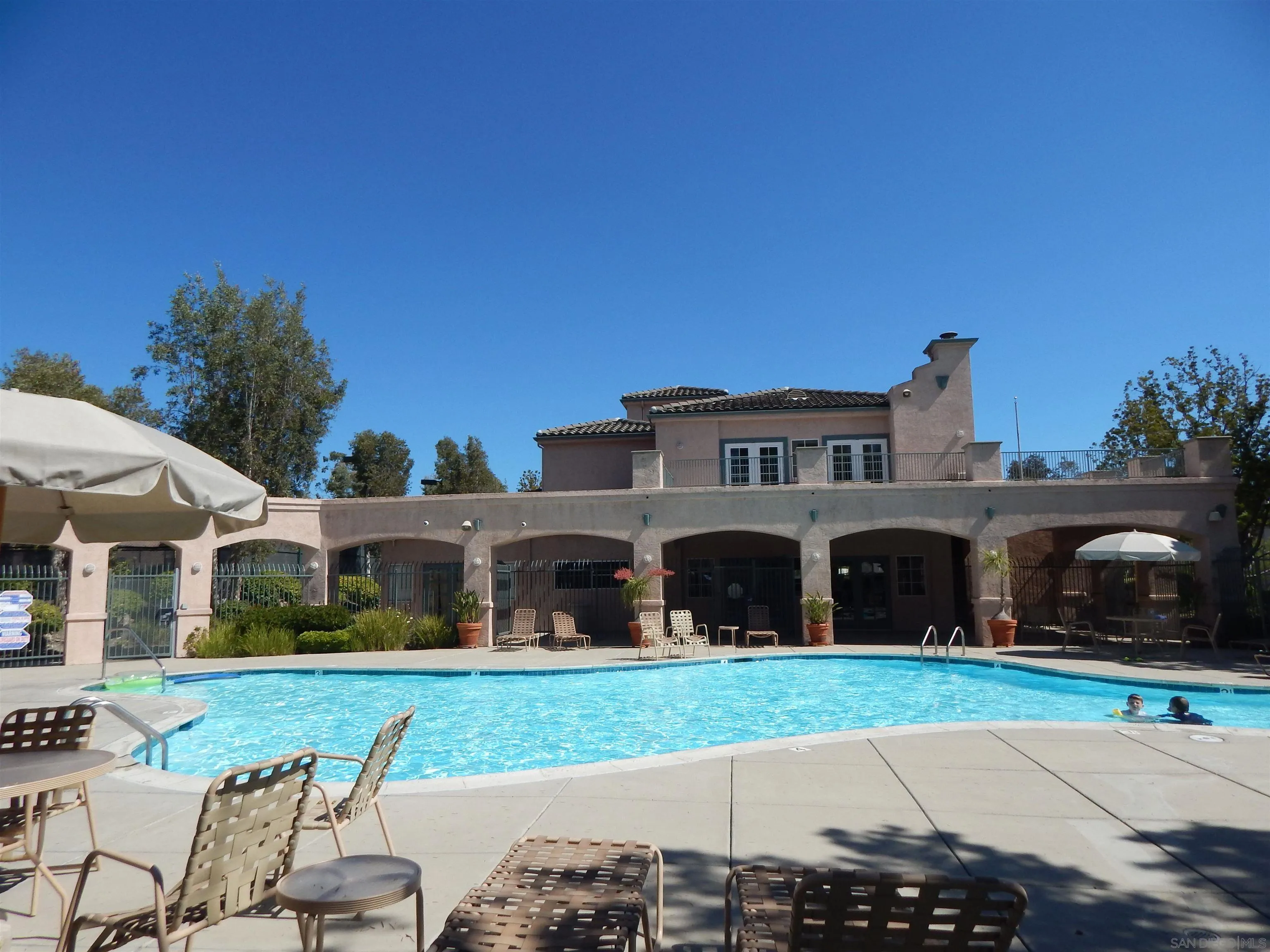 https://cdn.realtyfeed.com/cdn/127/220018742/1ed1f6d9e20431b302f57c8d5c403f88.webp