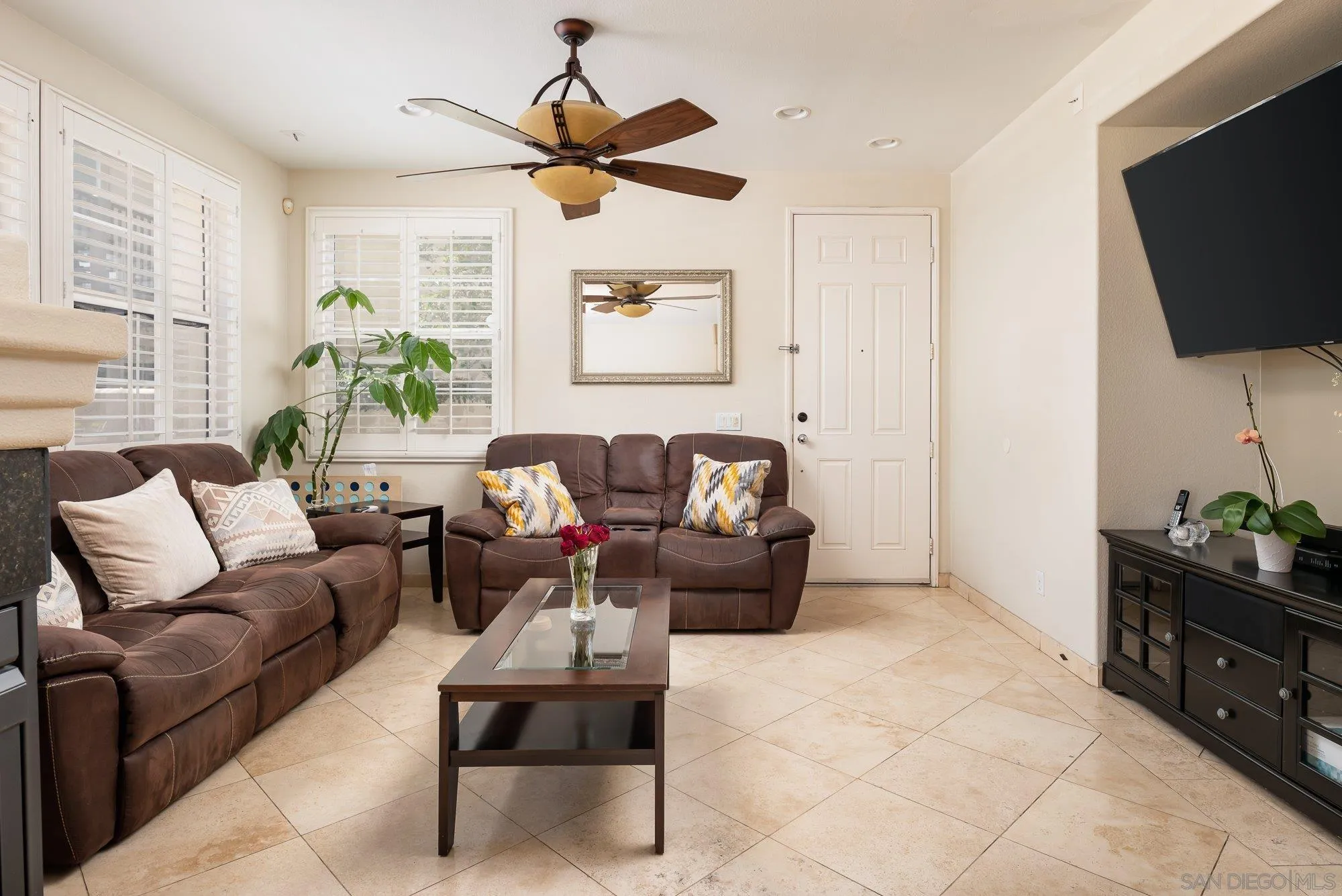 https://cdn.realtyfeed.com/cdn/127/220019364/2ff655c6fc993c884d0123a2cca827b9.webp