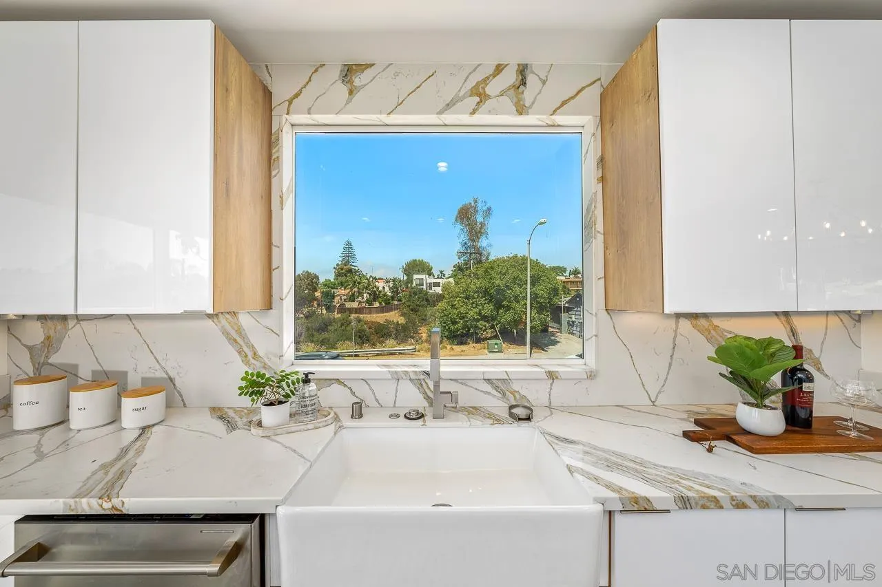 https://cdn.realtyfeed.com/cdn/127/220019515/1c0a0c89bb26569736eeb8cade57050e.webp