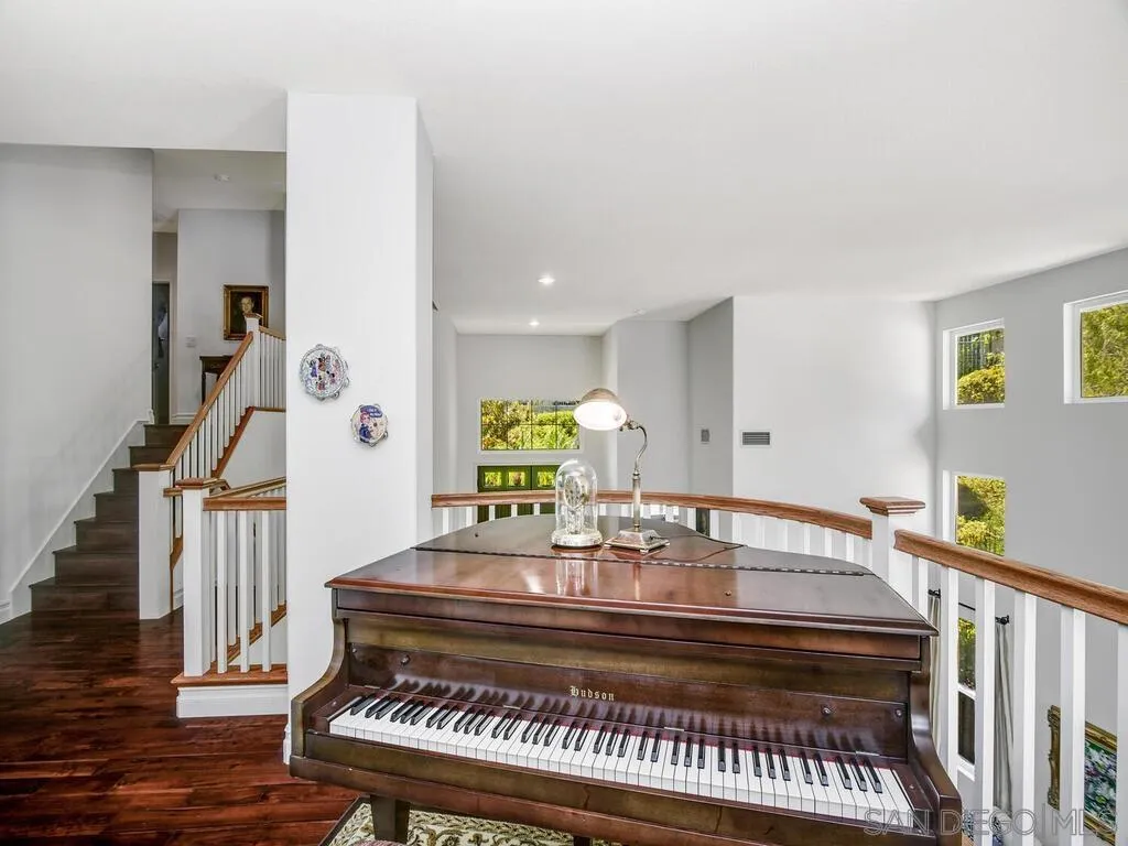 https://cdn.realtyfeed.com/cdn/127/220019679/adea14c330acc6d21f05b455edda49a7.webp