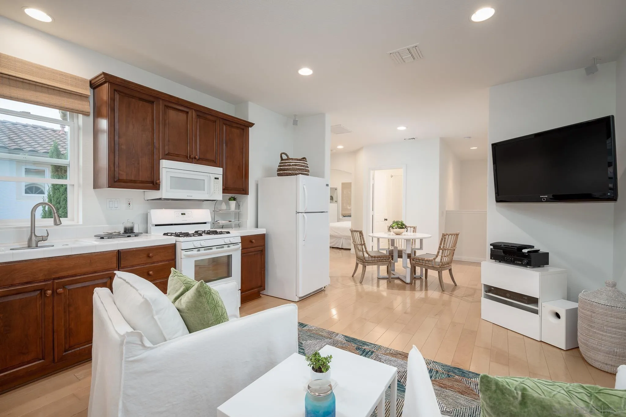 https://cdn.realtyfeed.com/cdn/127/220020473/1353bcea68922f77ee12293c6e4a6ff6.webp