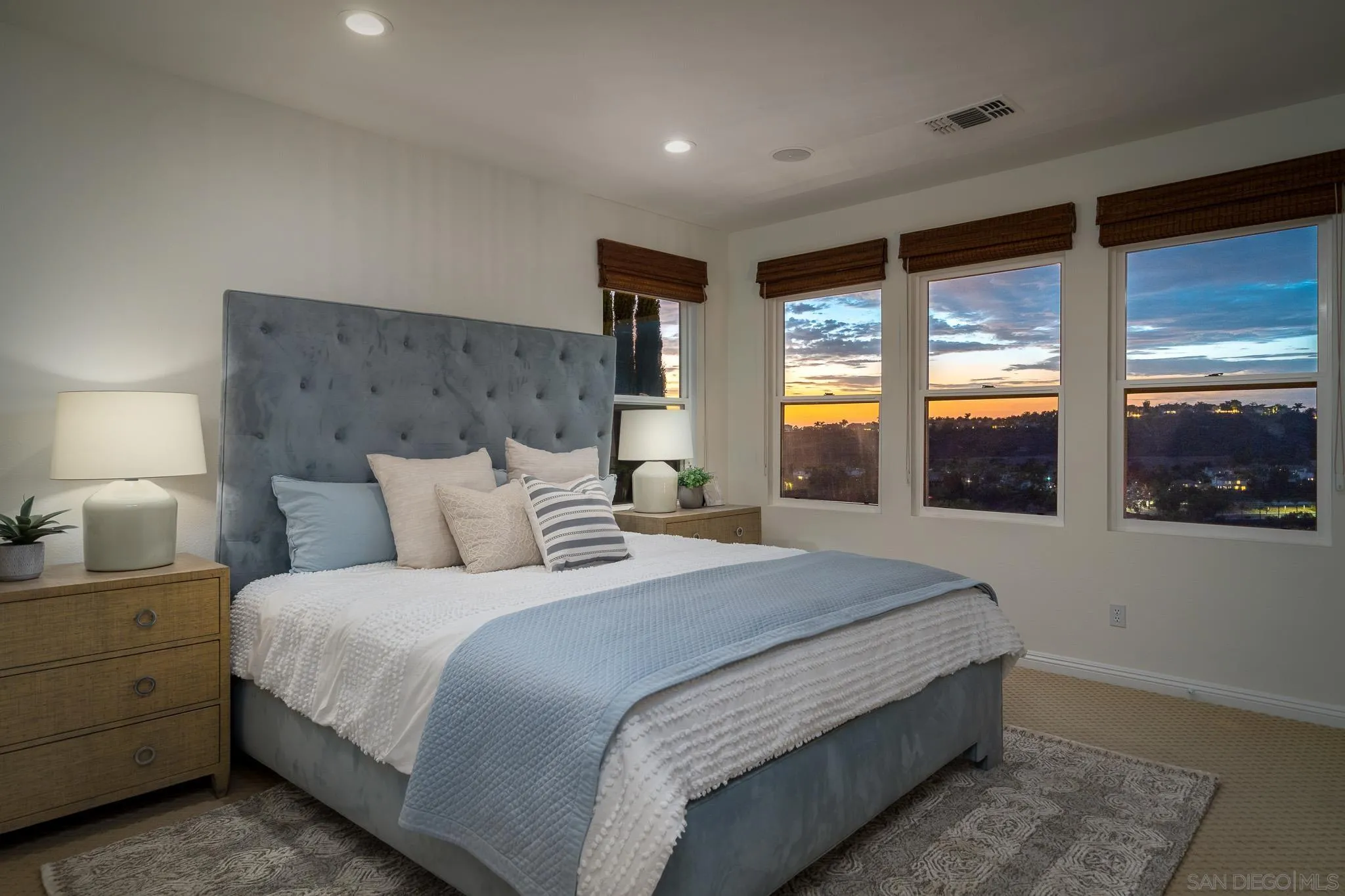 https://cdn.realtyfeed.com/cdn/127/220020473/6cc5acc90592d32fb453850690c3f8ae.webp