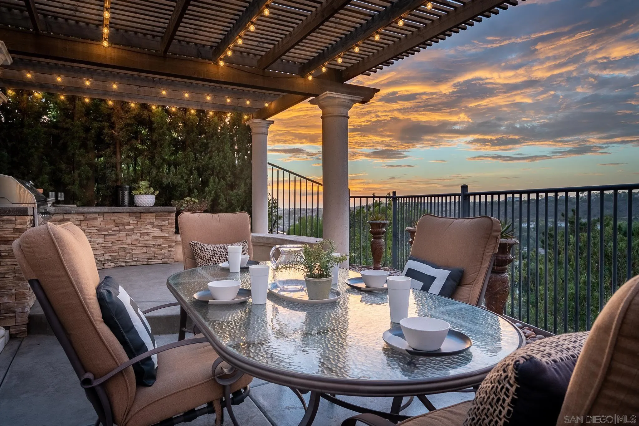 https://cdn.realtyfeed.com/cdn/127/220020473/8ec3b7140af940dad0f212e197ffe01c.webp