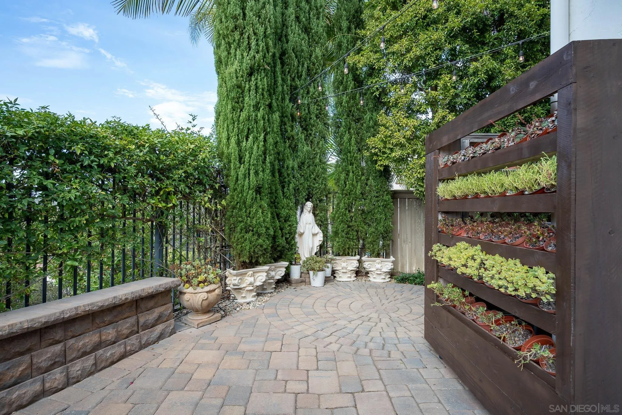 https://cdn.realtyfeed.com/cdn/127/220020473/e2a711e7325f6b8405b71f73952b27e1.webp