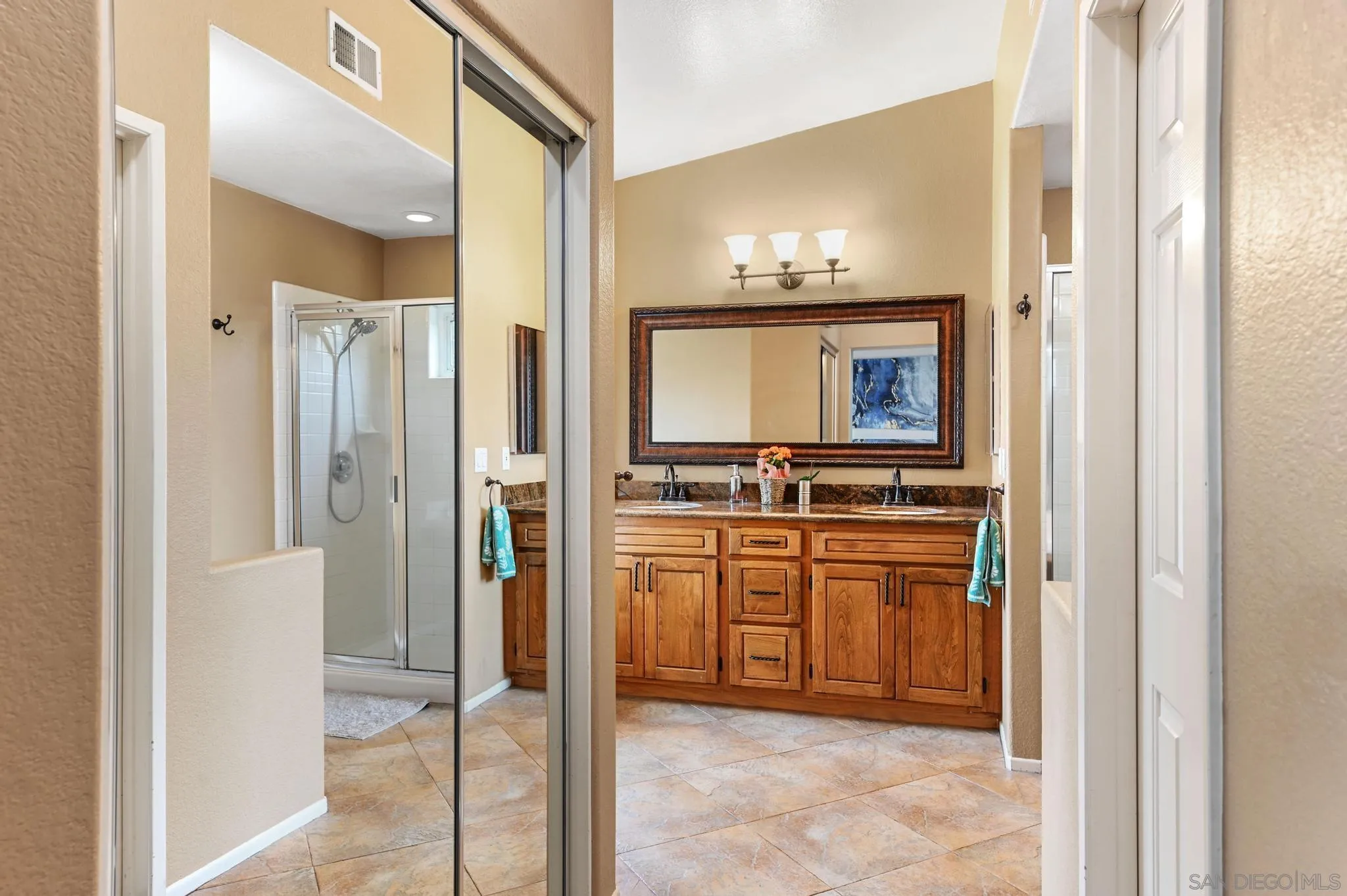 https://cdn.realtyfeed.com/cdn/127/220020513/04747e0aec64ebc8586c54508a9d79d9.webp