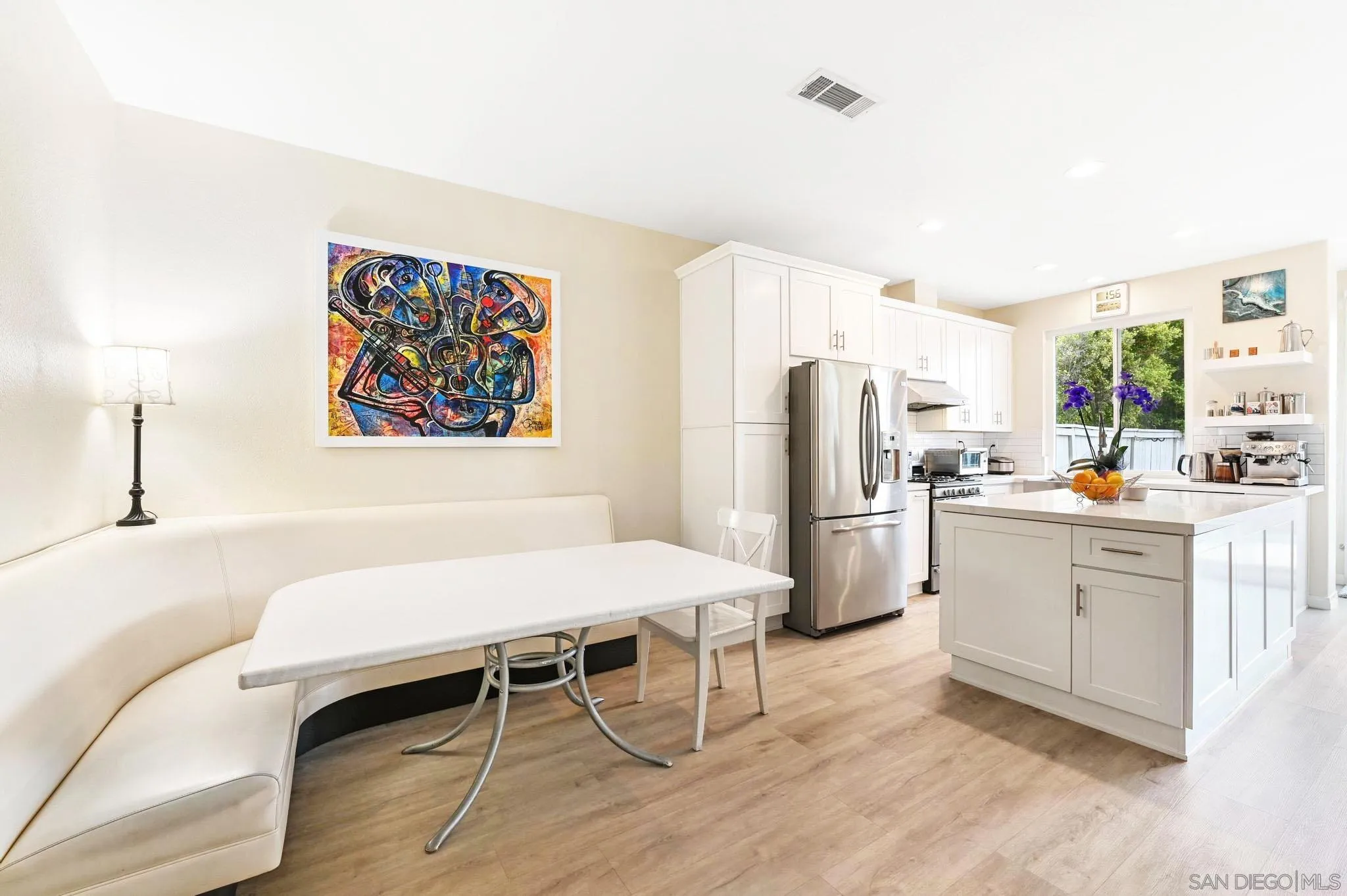 https://cdn.realtyfeed.com/cdn/127/220020513/27319a80d23f4b34c99bf40ab92a61ee.webp