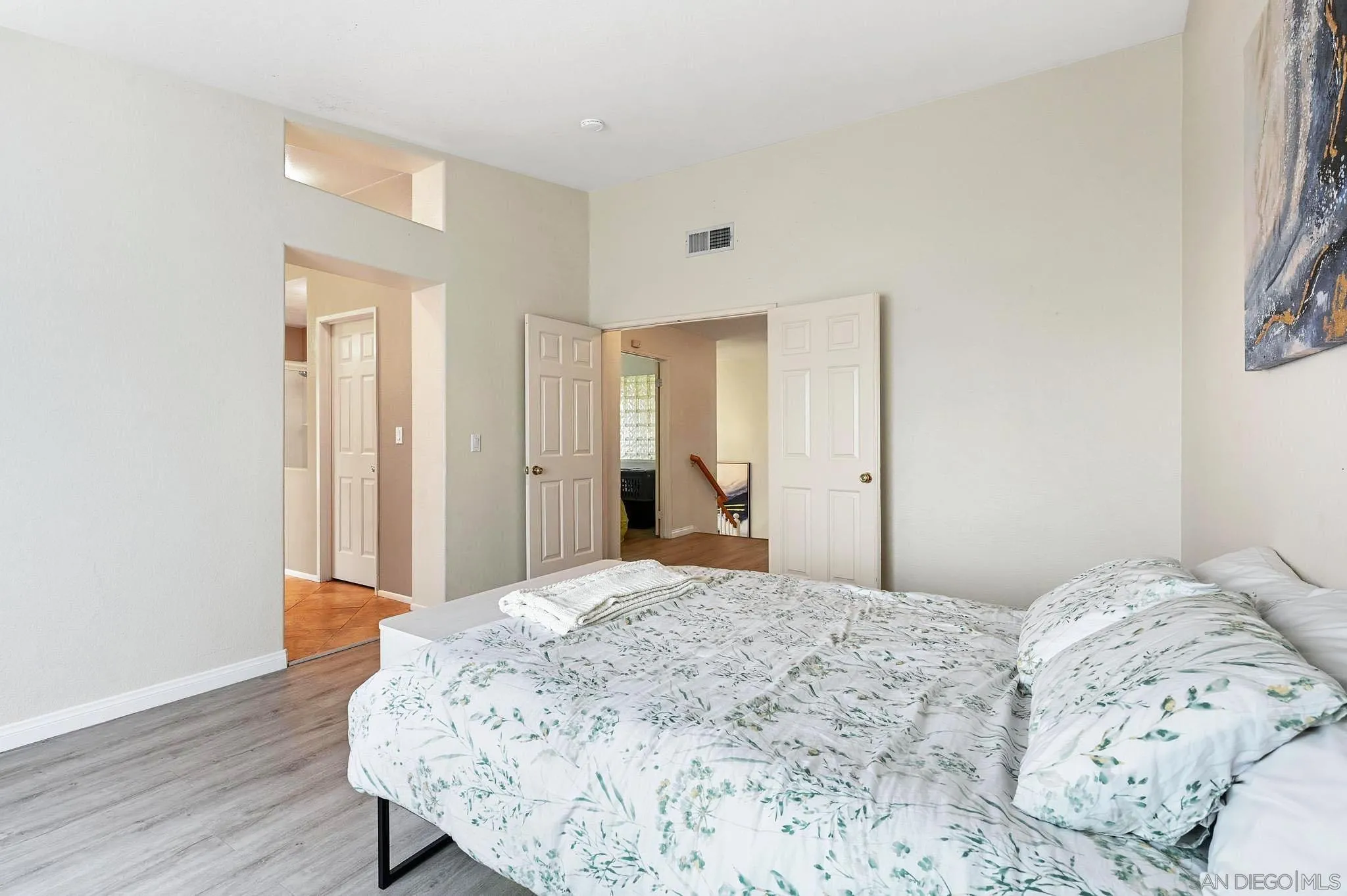 https://cdn.realtyfeed.com/cdn/127/220020513/53e7c7fb9297bb75098642743b645b89.webp