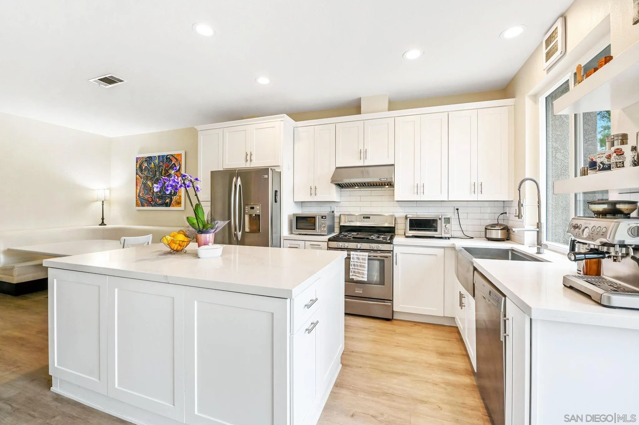 https://cdn.realtyfeed.com/cdn/127/220020513/6f890e7ff659f45b3c5895d33cd33db9.webp