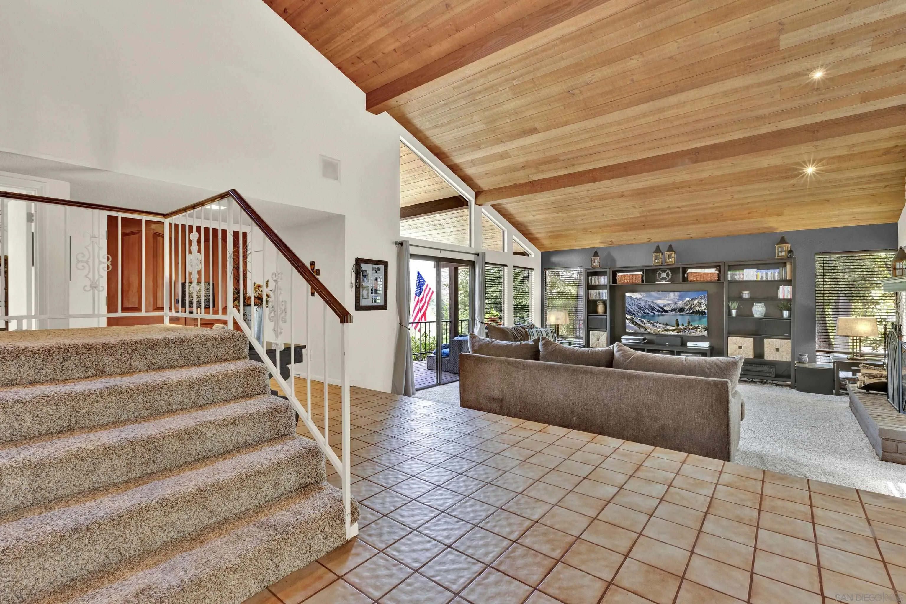 https://cdn.realtyfeed.com/cdn/127/220020611/313d6803615ce8b08f5146a4f5429798.webp