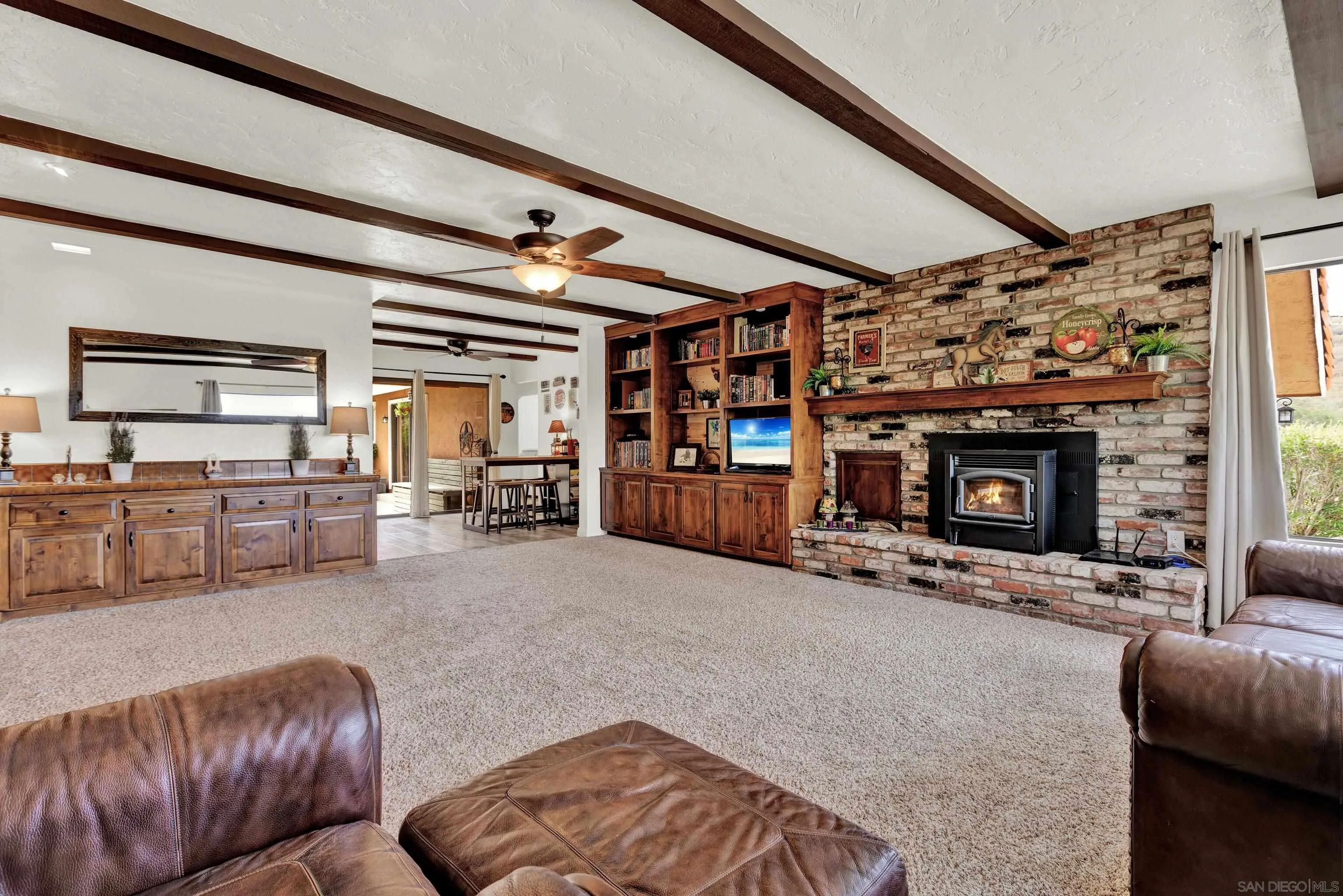 https://cdn.realtyfeed.com/cdn/127/220020611/47b053639be962880734cd4a9d6d5d59.webp
